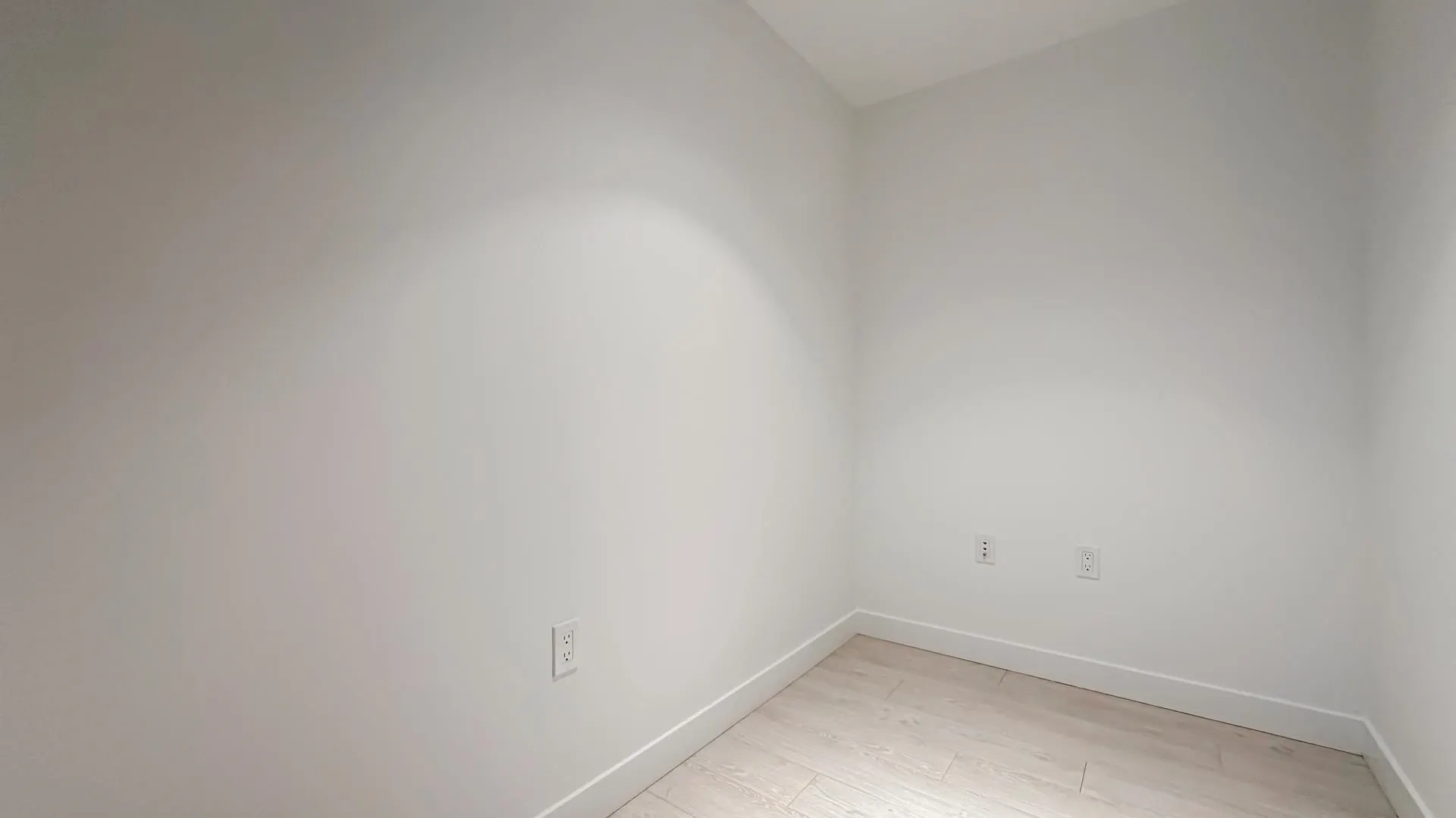 886 8671 Hazelbridge Way