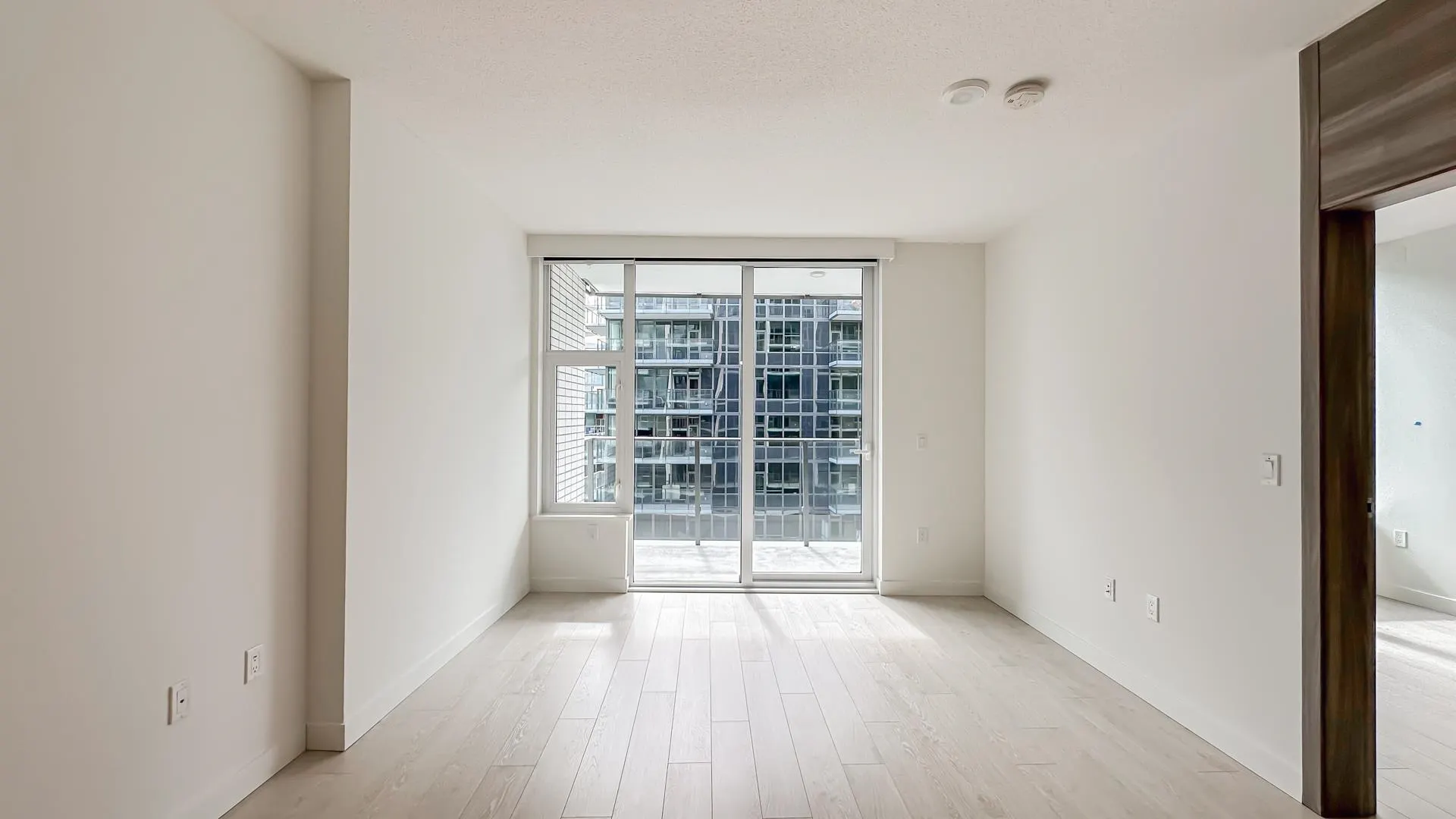 886 8671 Hazelbridge Way