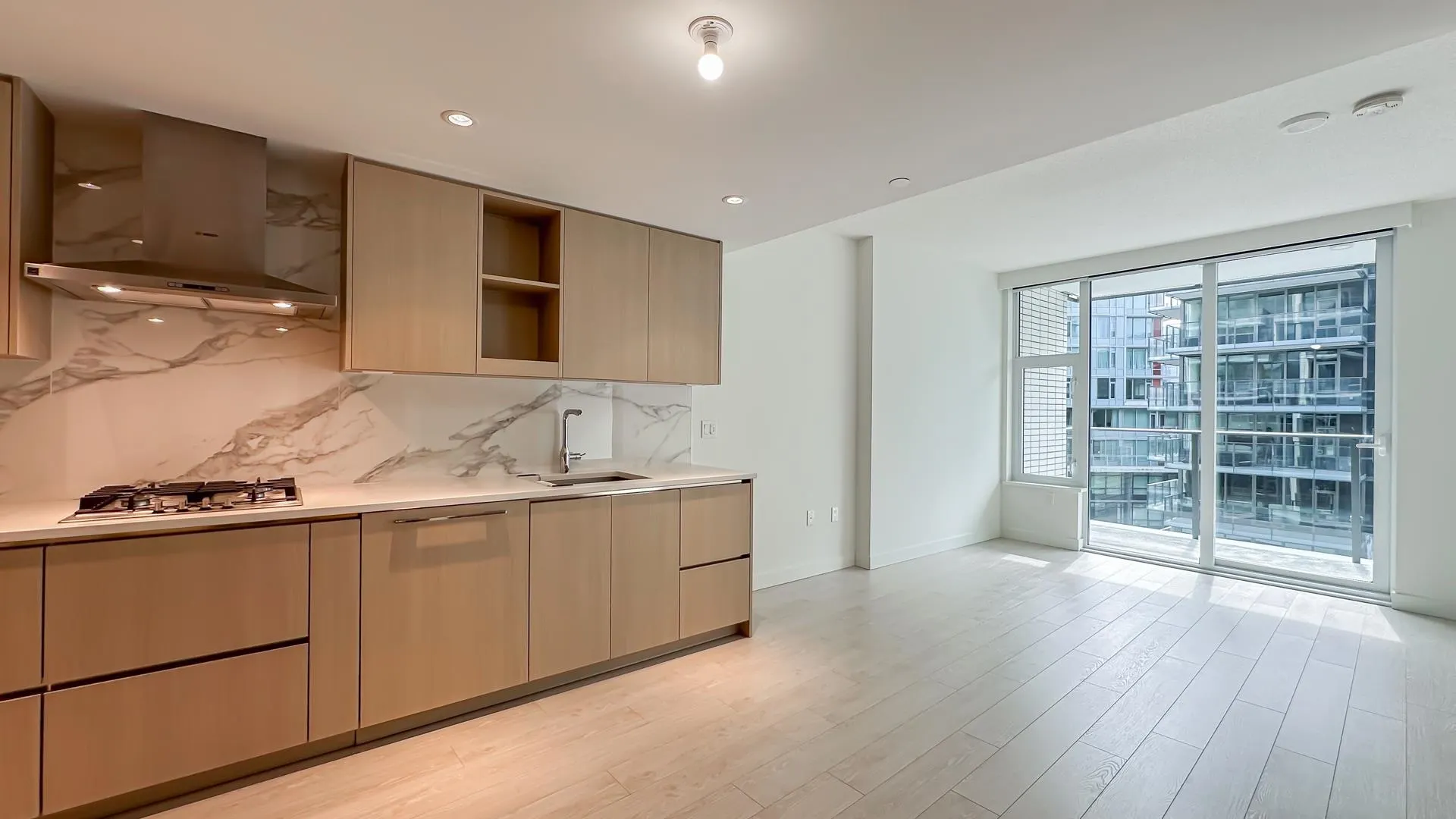 886 8671 Hazelbridge Way