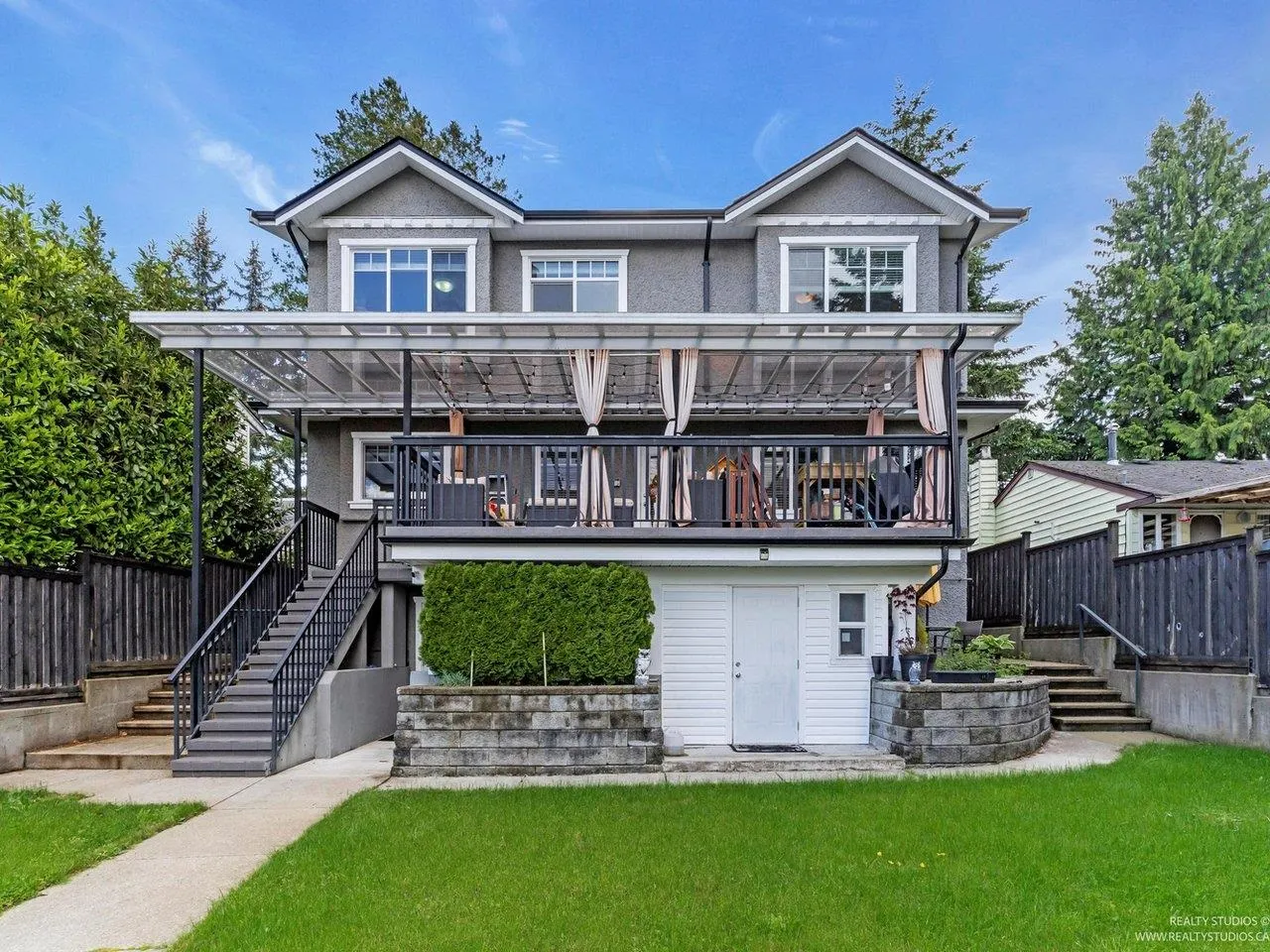 7227 Barnet Road