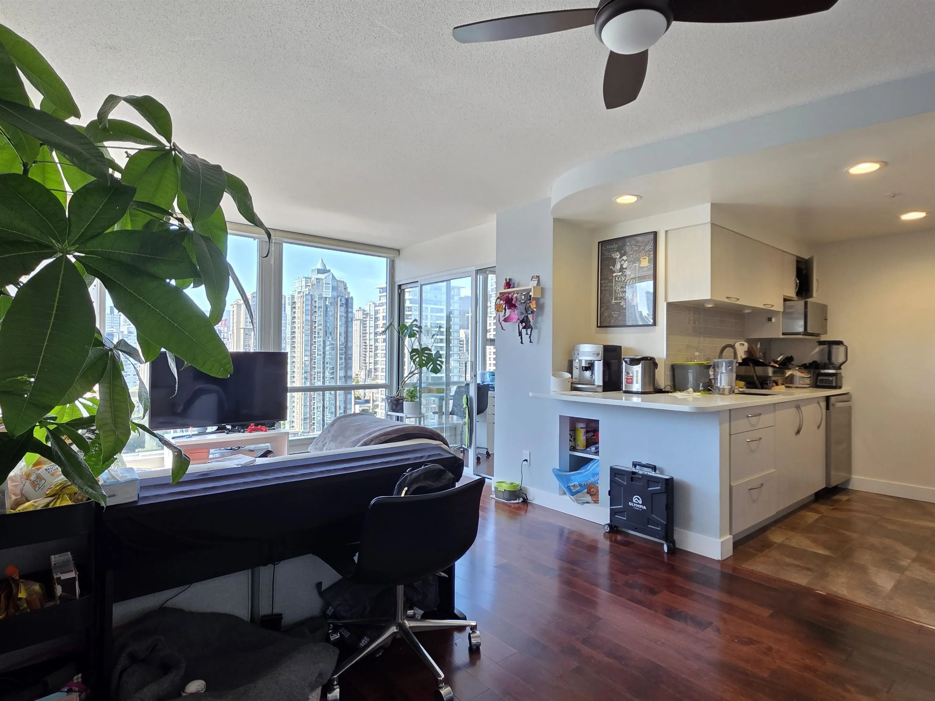 2709 1008 Cambie Street