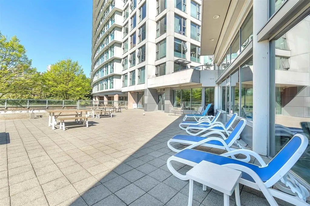 2709 1008 Cambie Street
