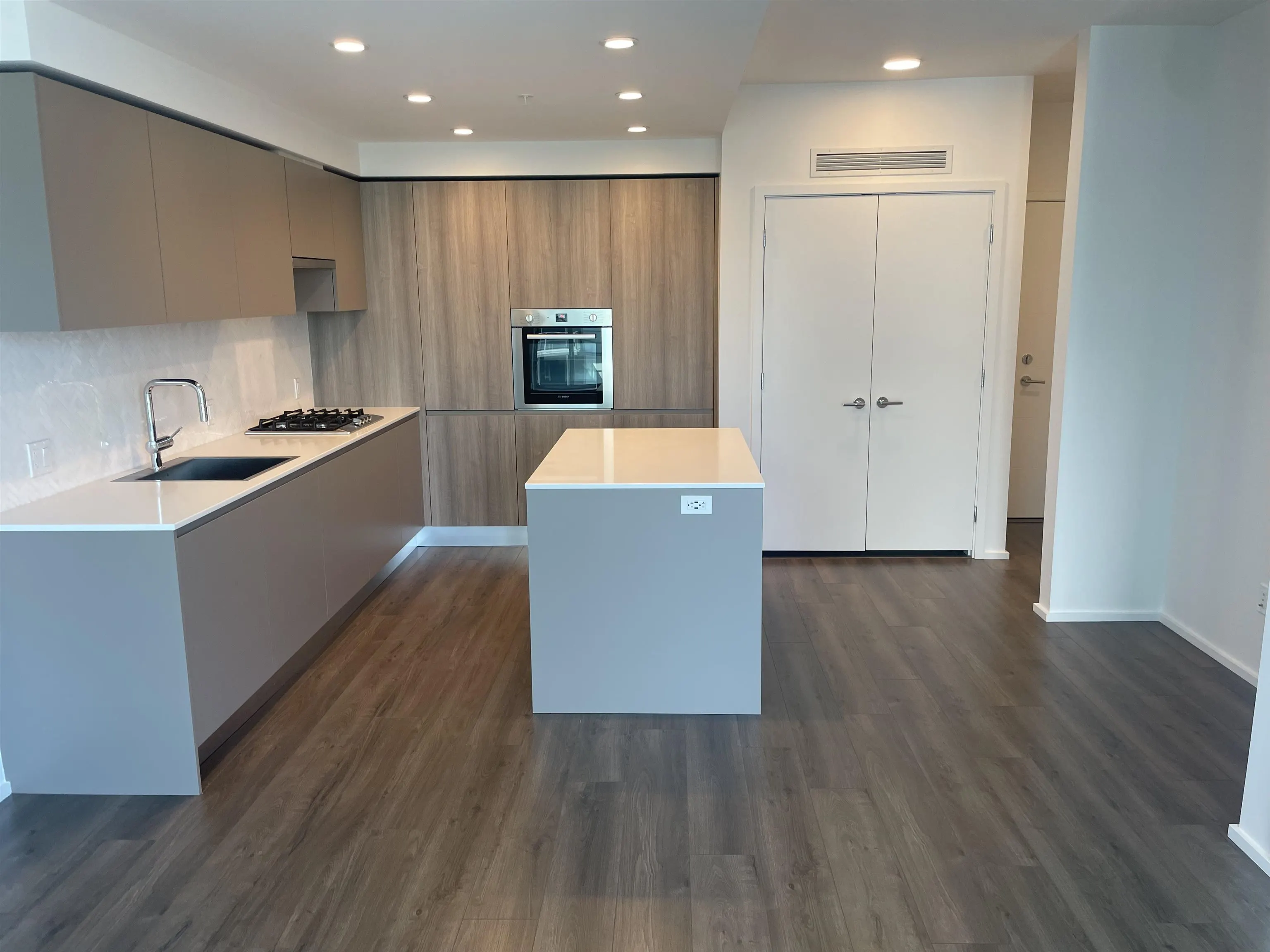 3504 3833 Evergreen Place