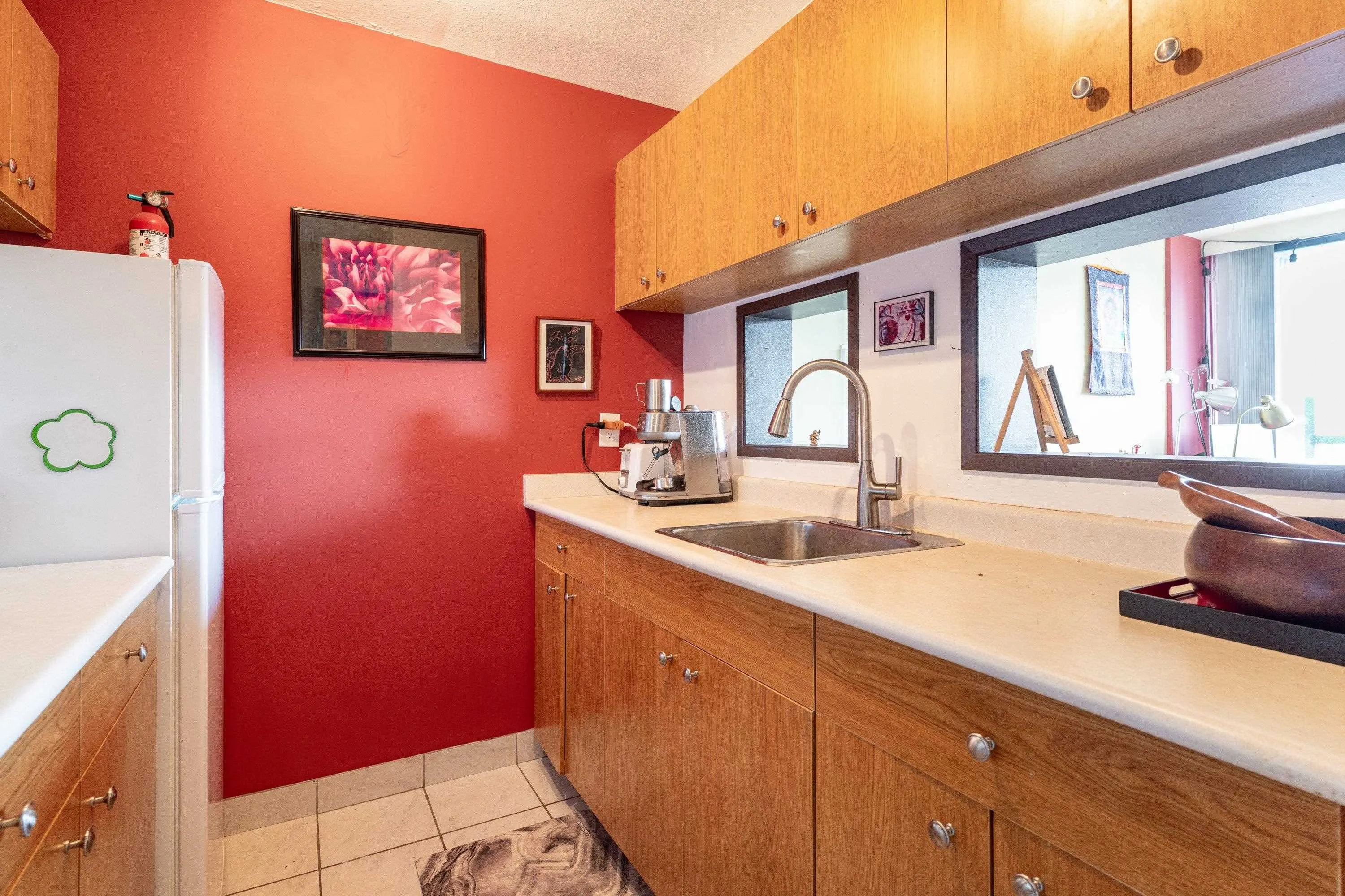 1403 1330 Harwood Street