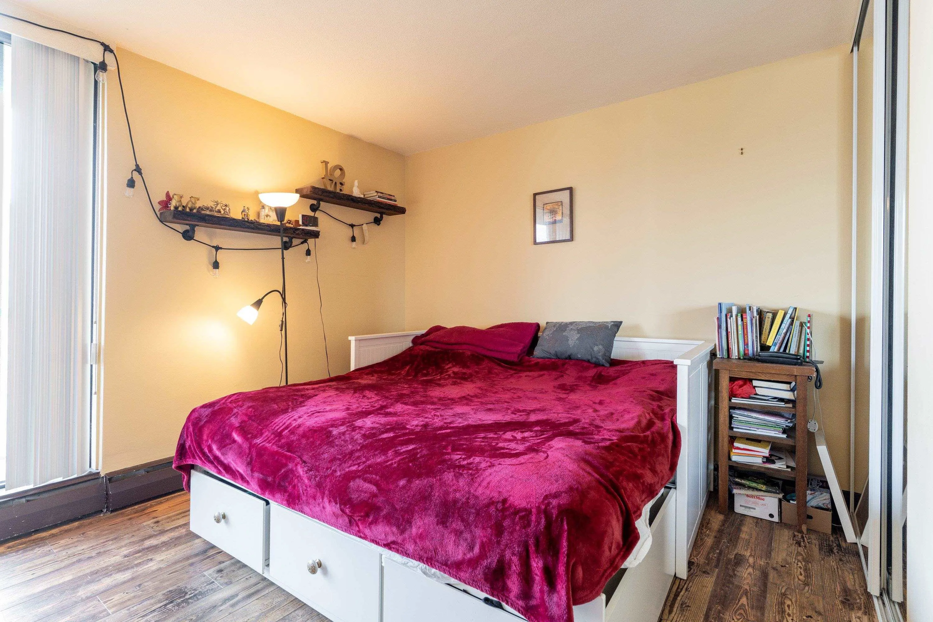 1403 1330 Harwood Street