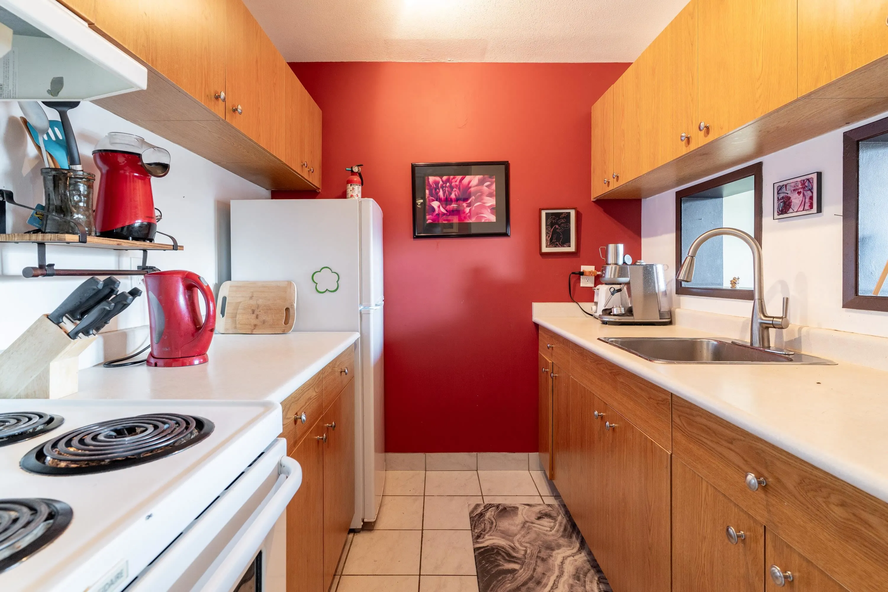 1403 1330 Harwood Street