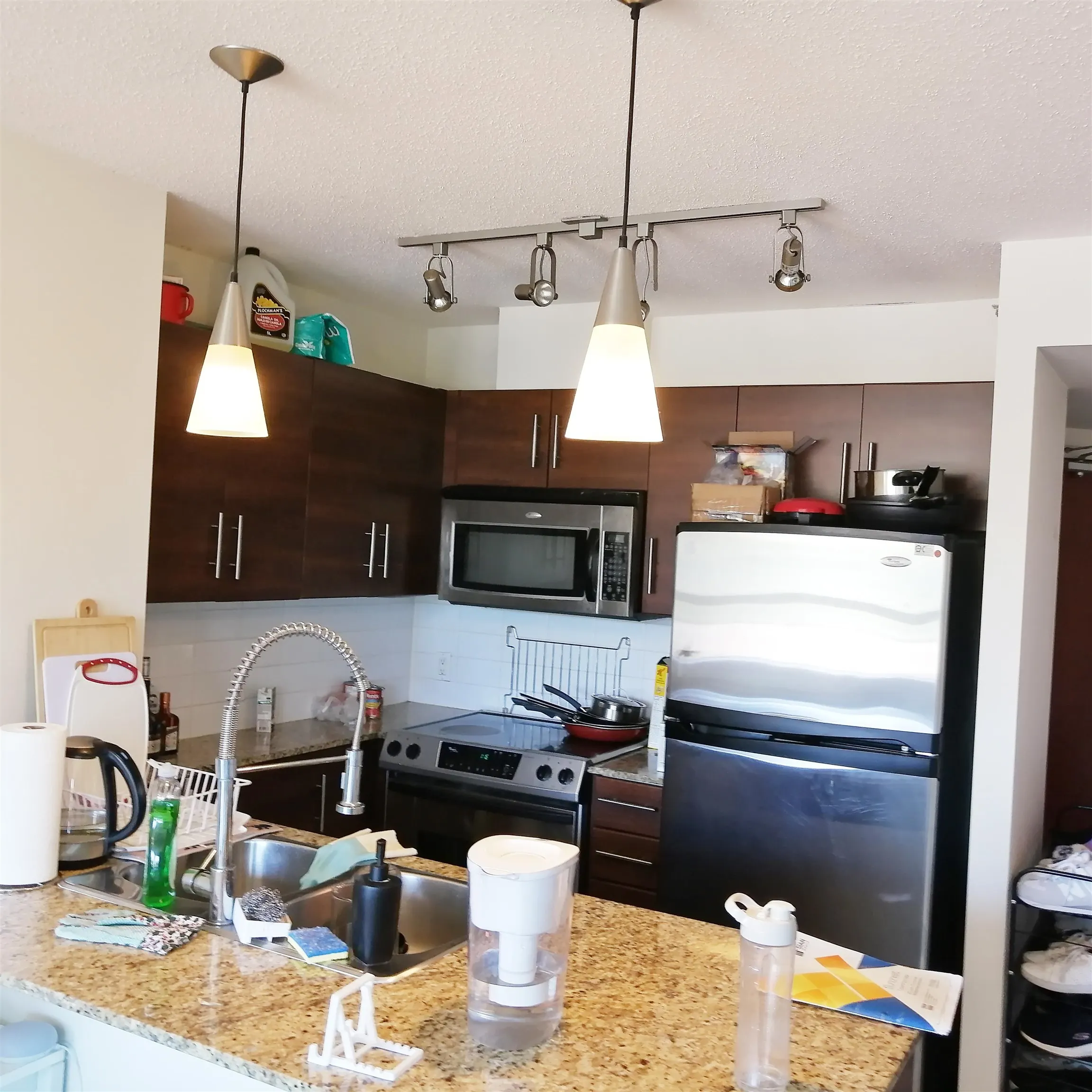 708 814 Royal Avenue