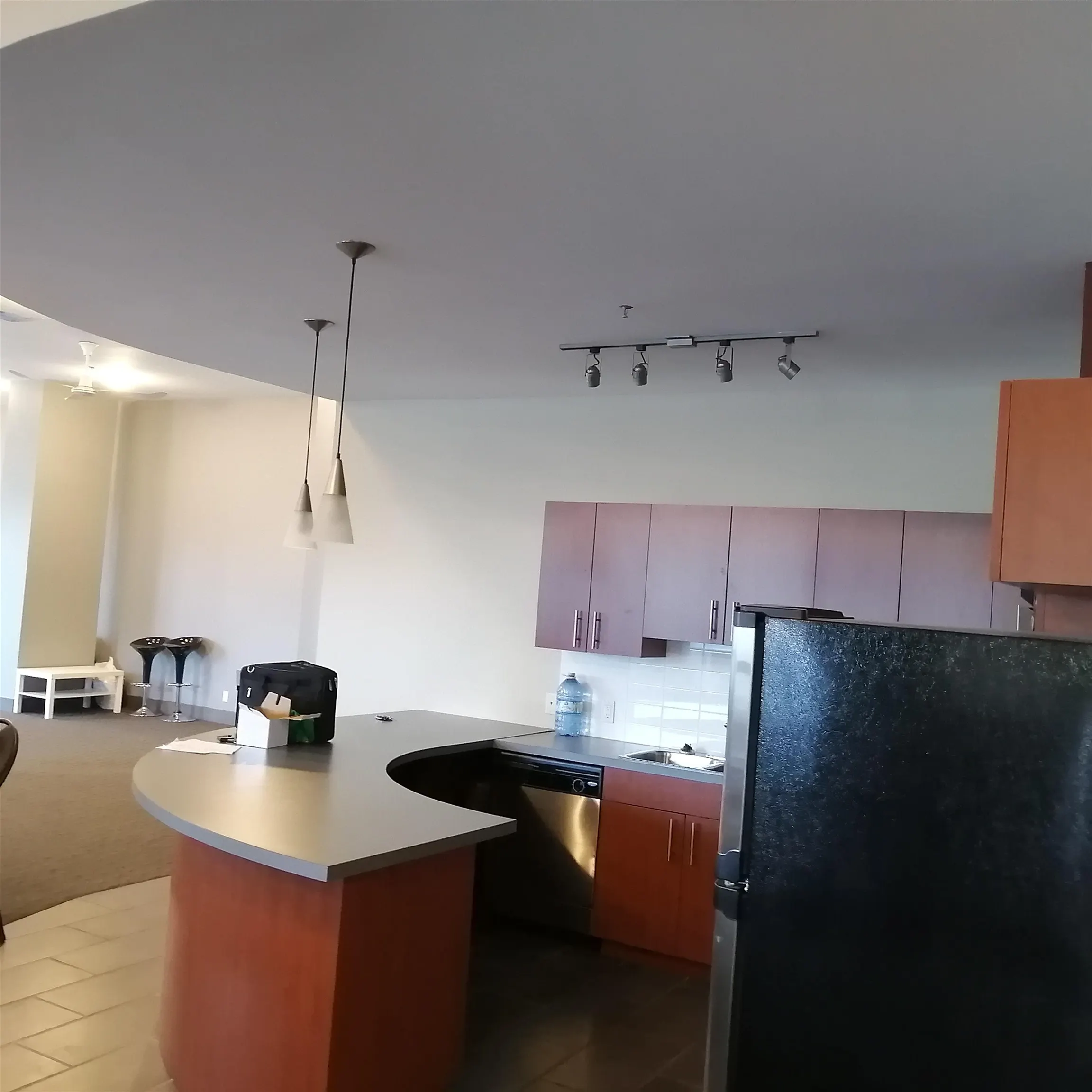 708 814 Royal Avenue