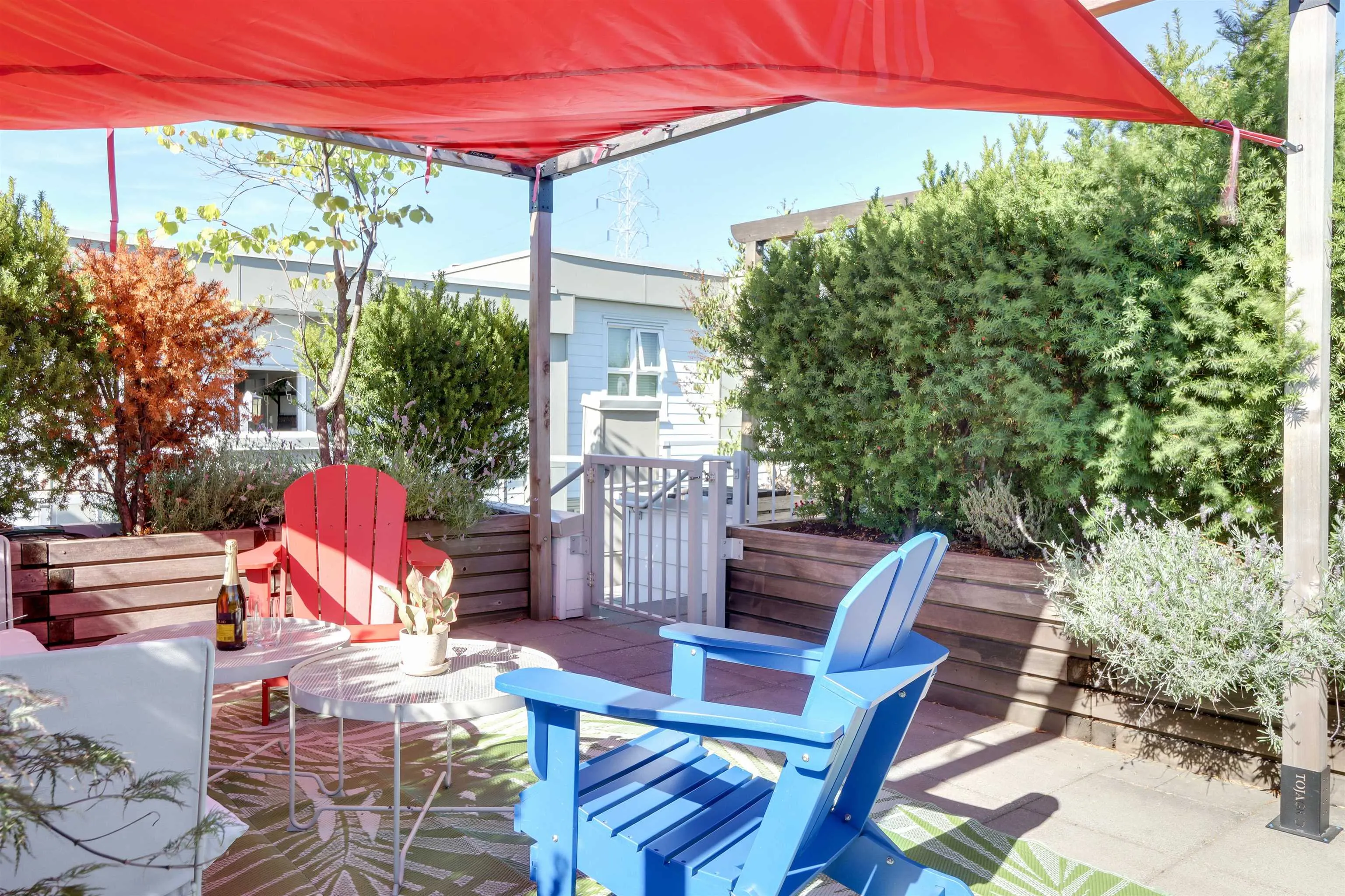 PH6 388 Kootenay Street