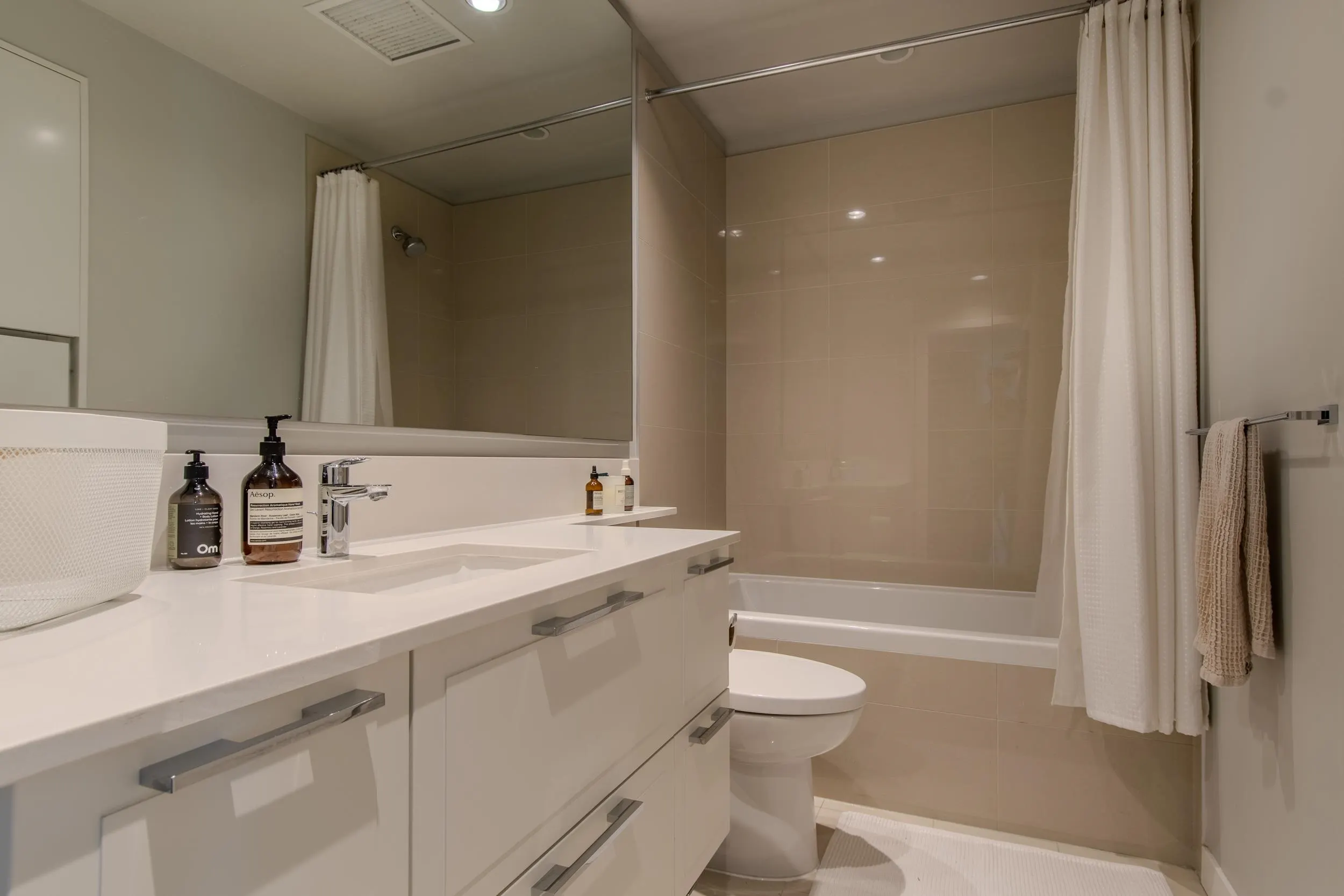 1106 118 Carrie Cates Court