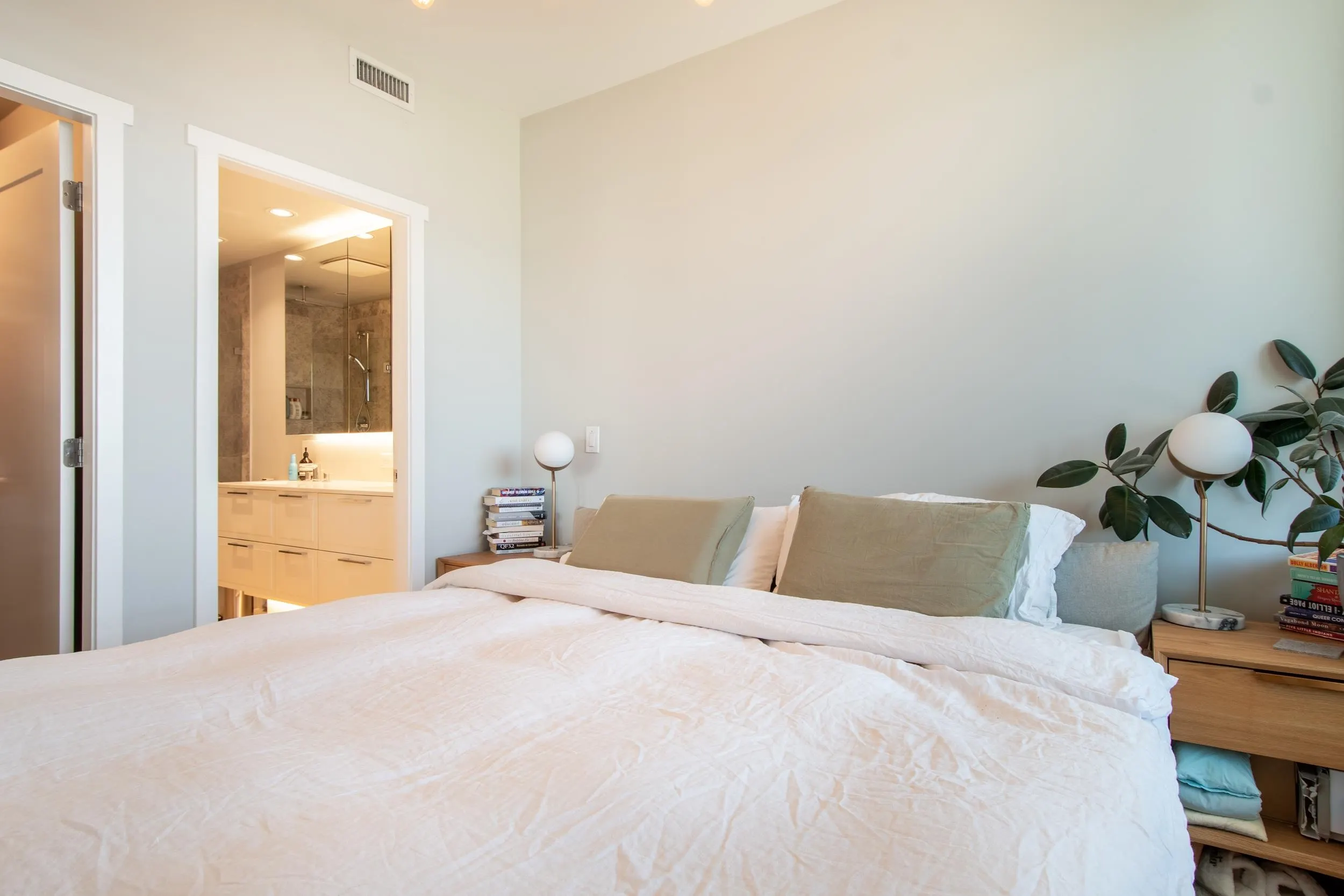 1106 118 Carrie Cates Court