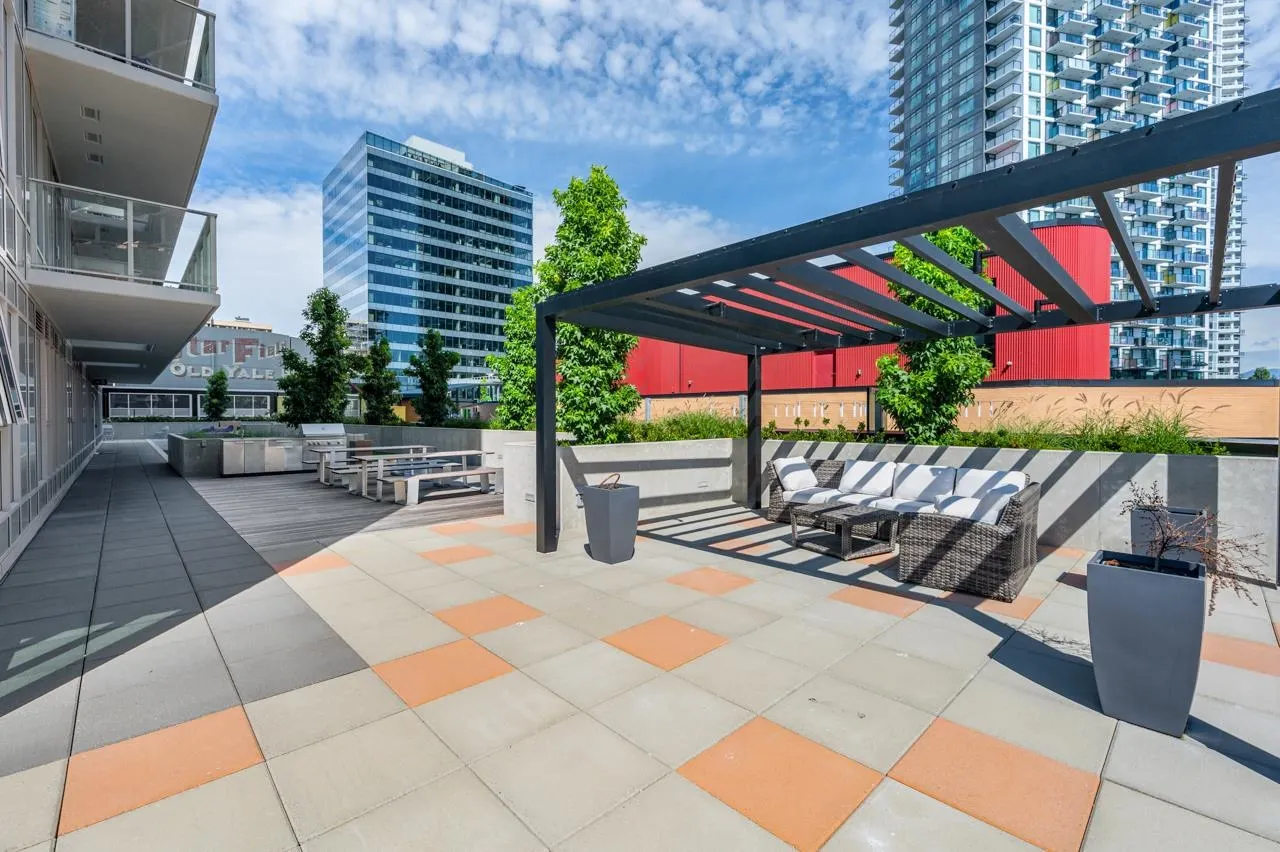 2208 13655 Fraser Highway
