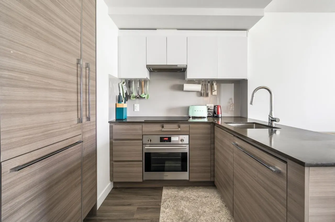 2208 13655 Fraser Highway