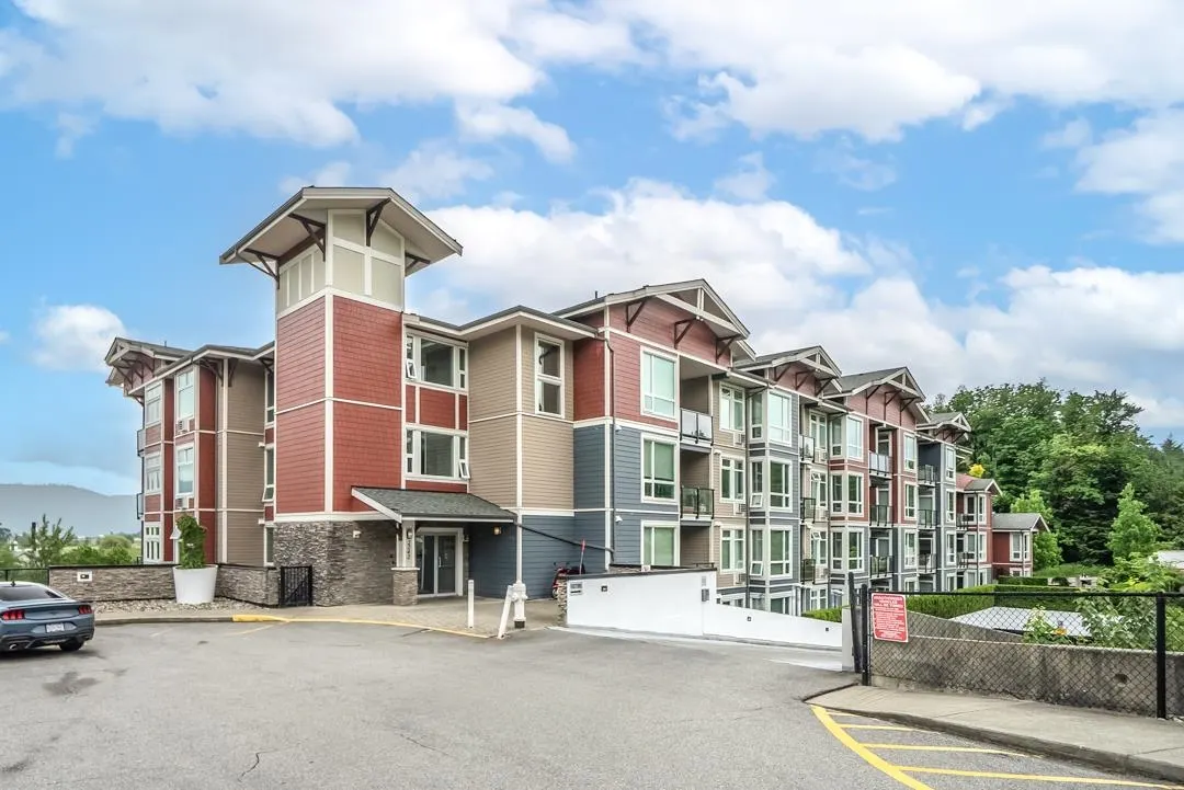 206 2242 Whatcom Road