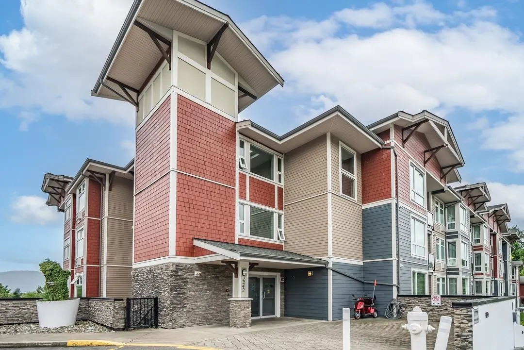 206 2242 Whatcom Road