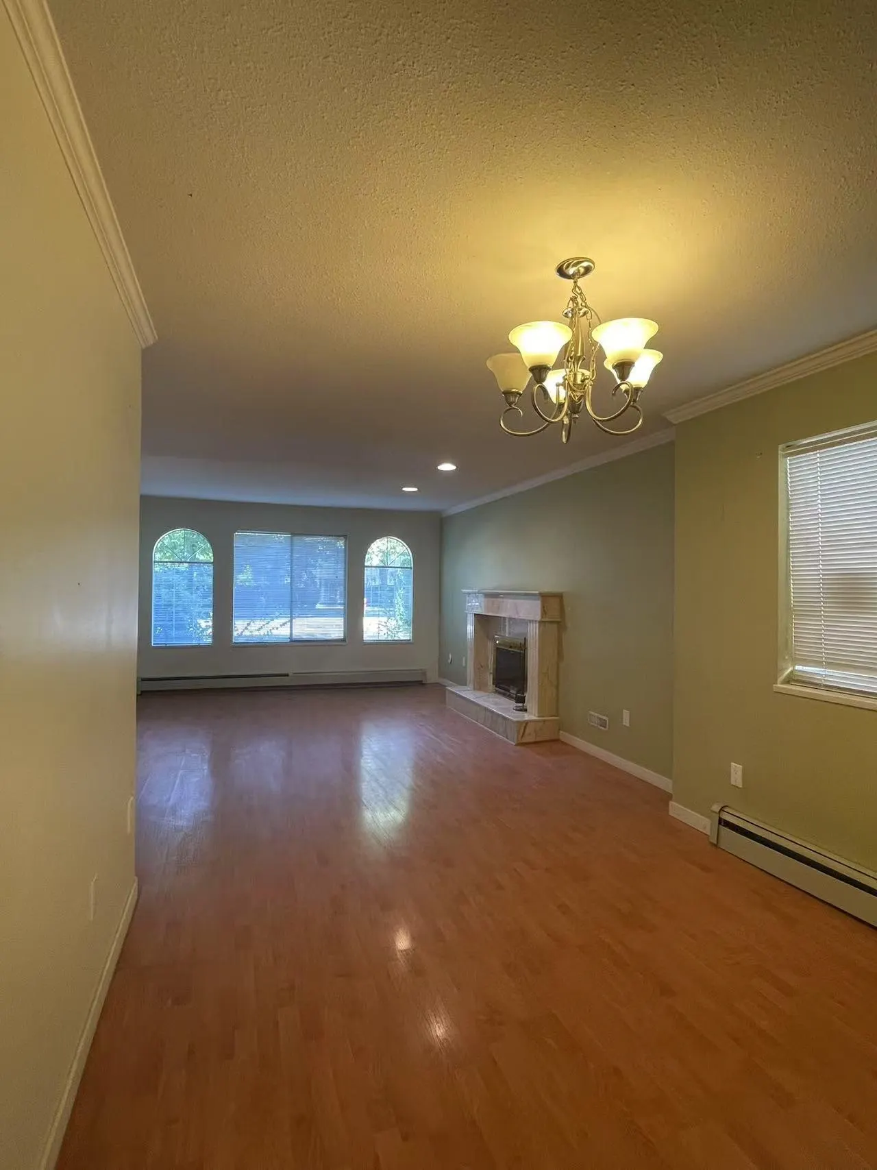 185 W 49th Avenue