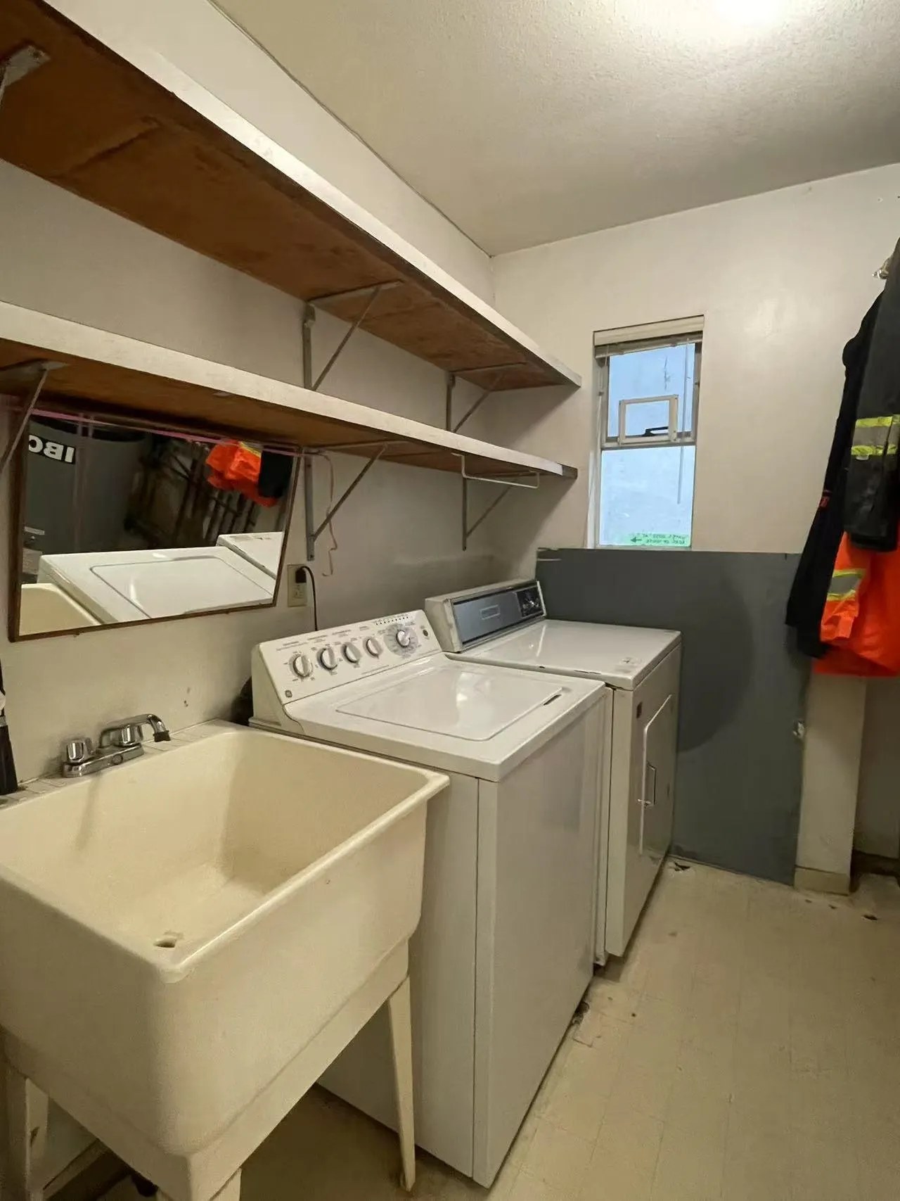 185 W 49th Avenue