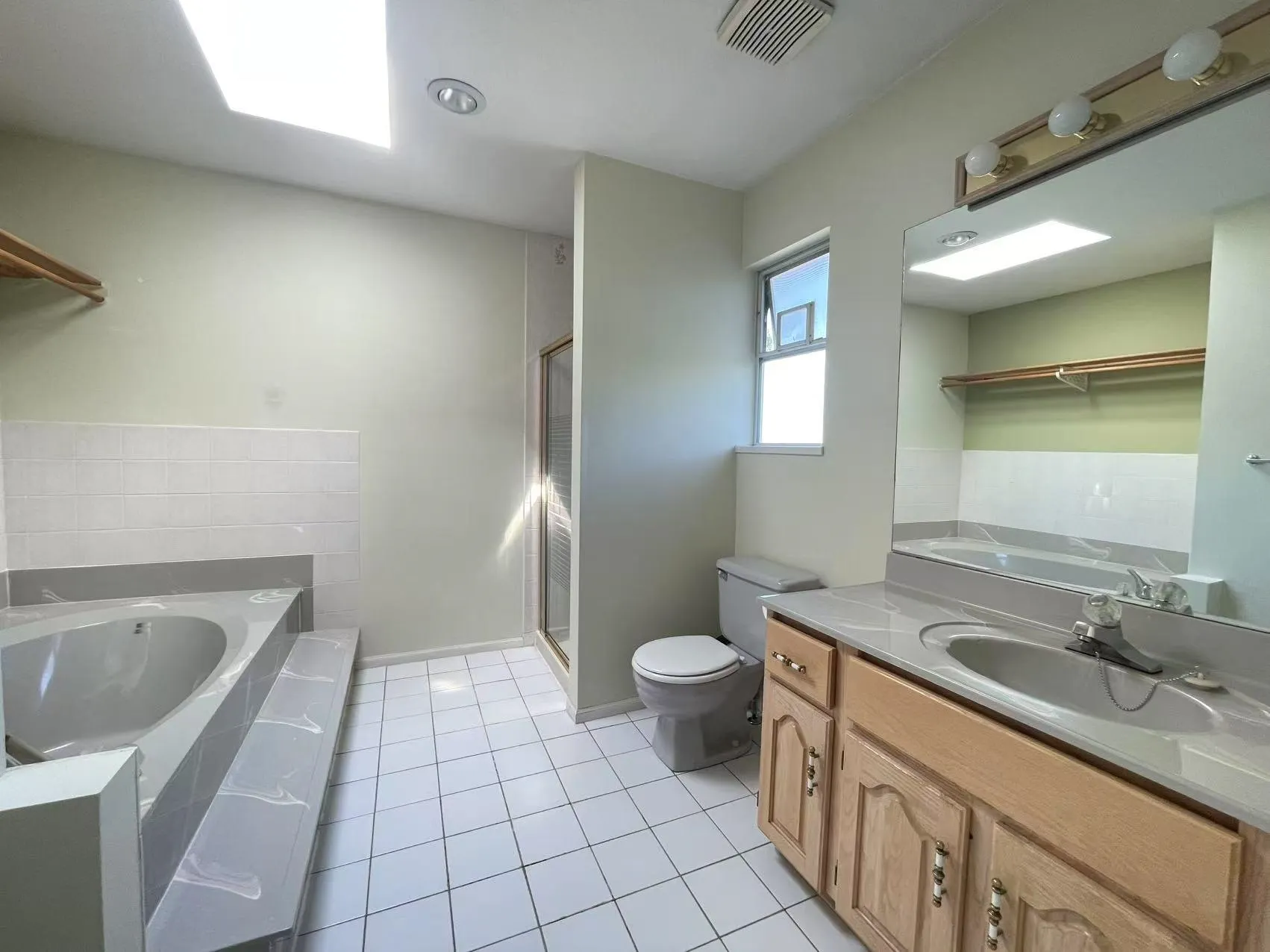 185 W 49th Avenue