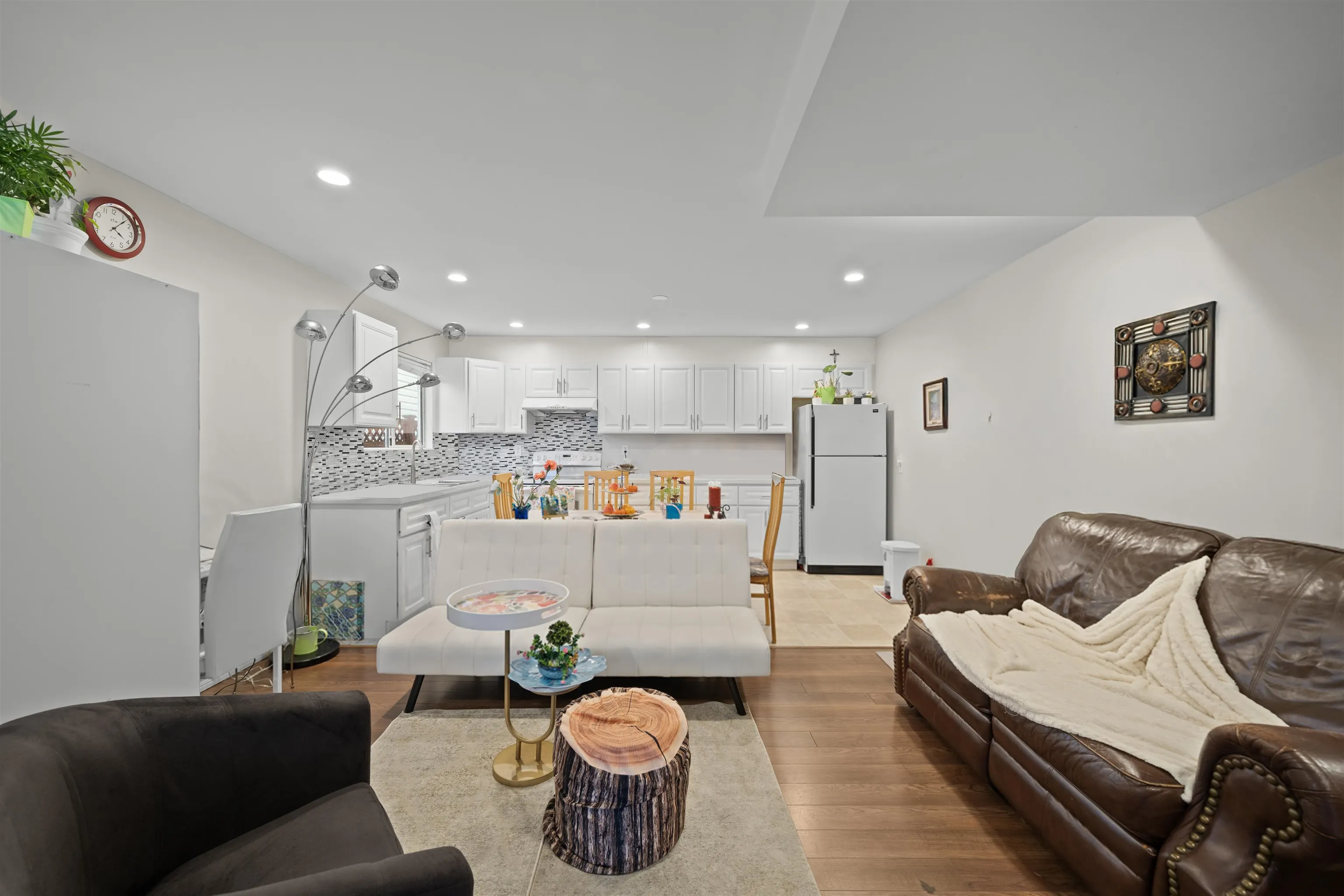 685 Pender Place