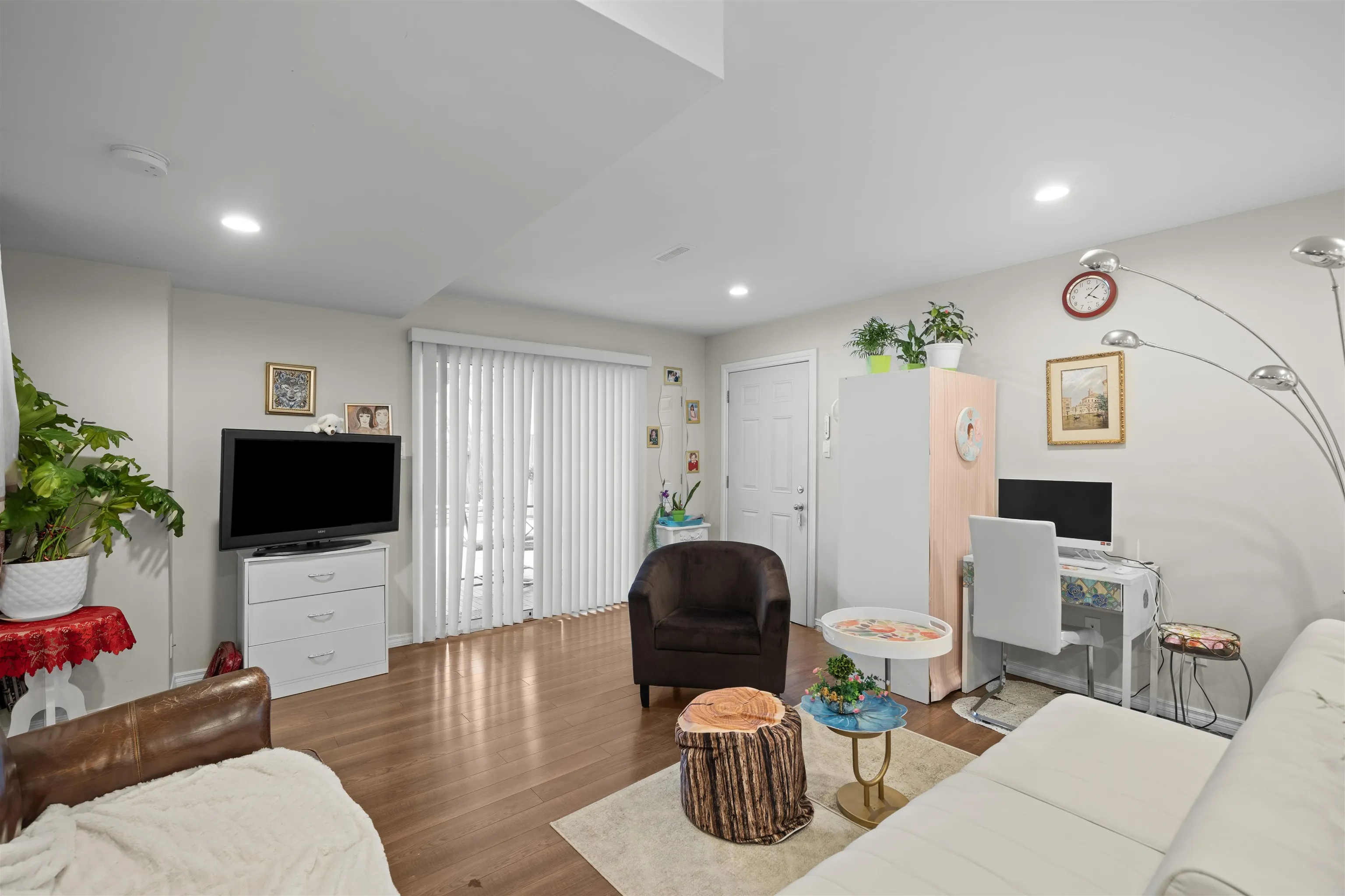 685 Pender Place
