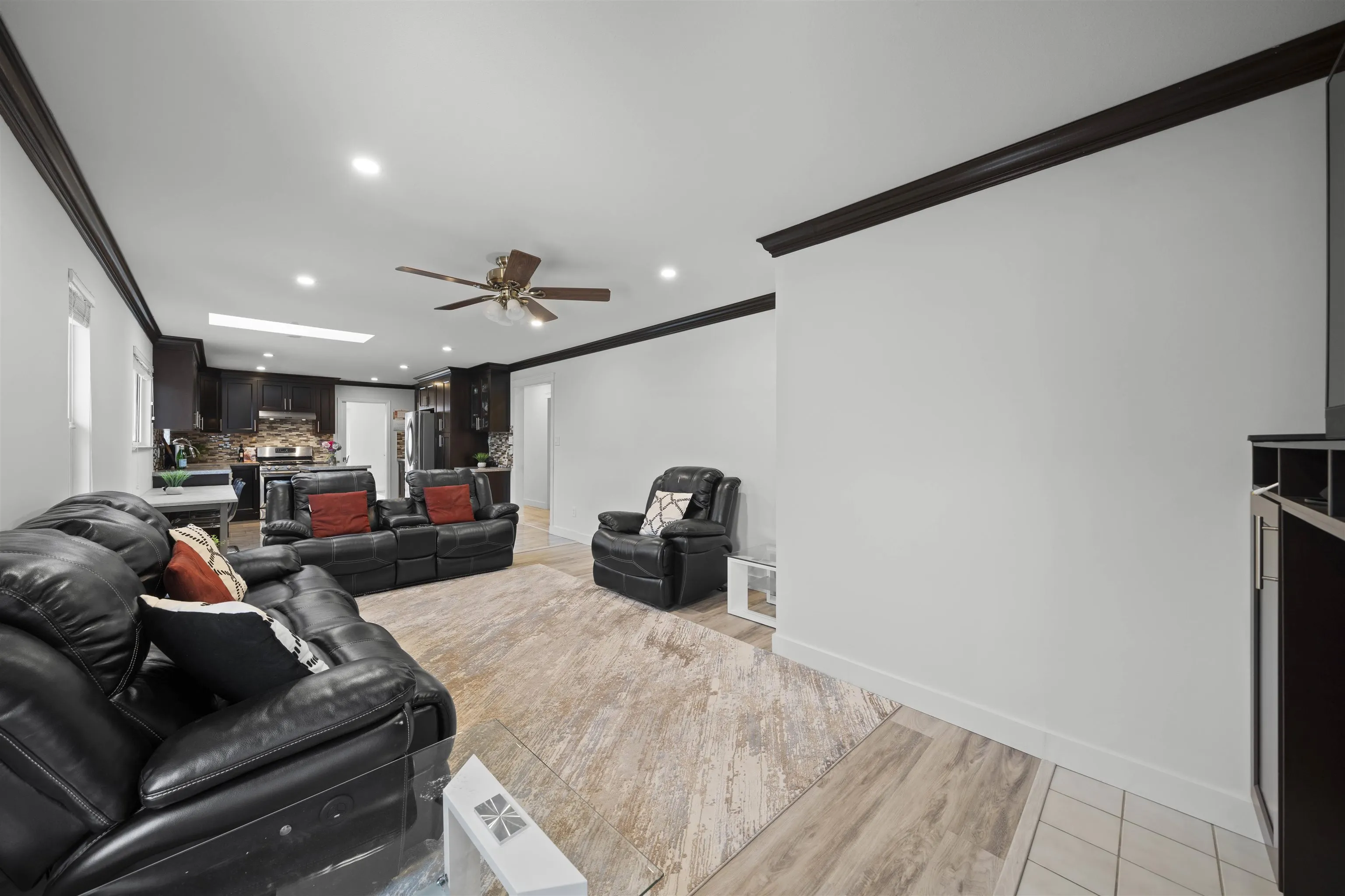 685 Pender Place