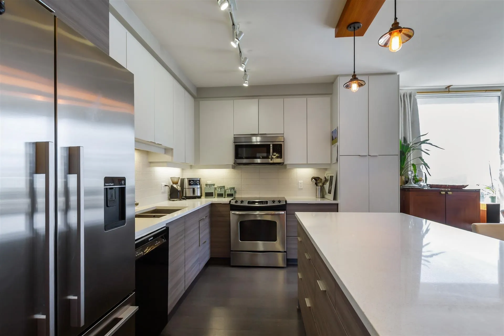 1007 9393 Tower Road