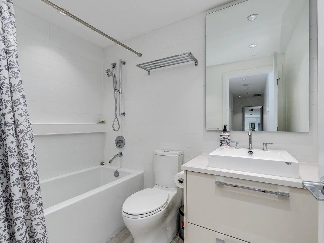 808 7303 Noble Lane