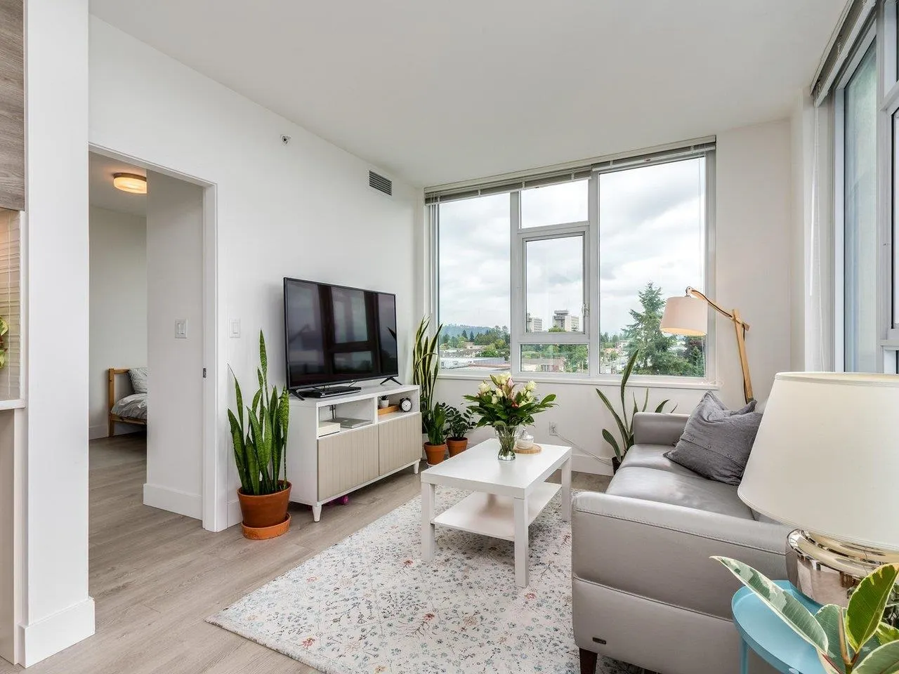 808 7303 Noble Lane