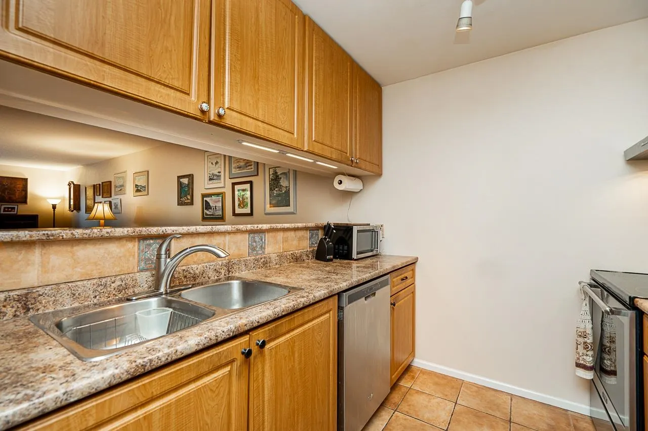 103 1540 Mariner Walk