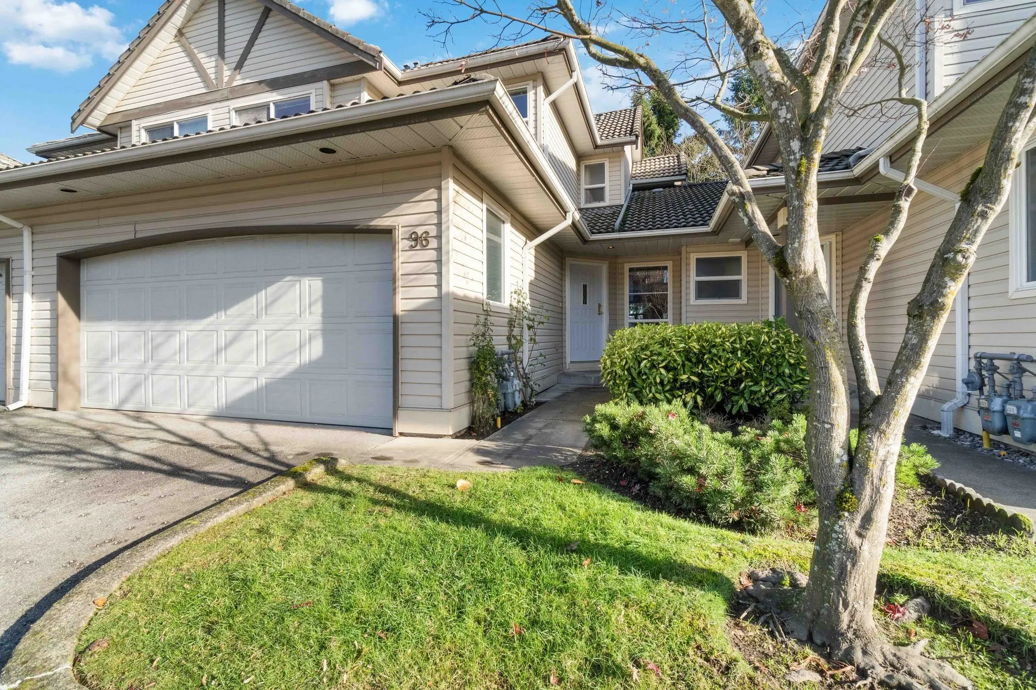 96 758 Riverside Drive