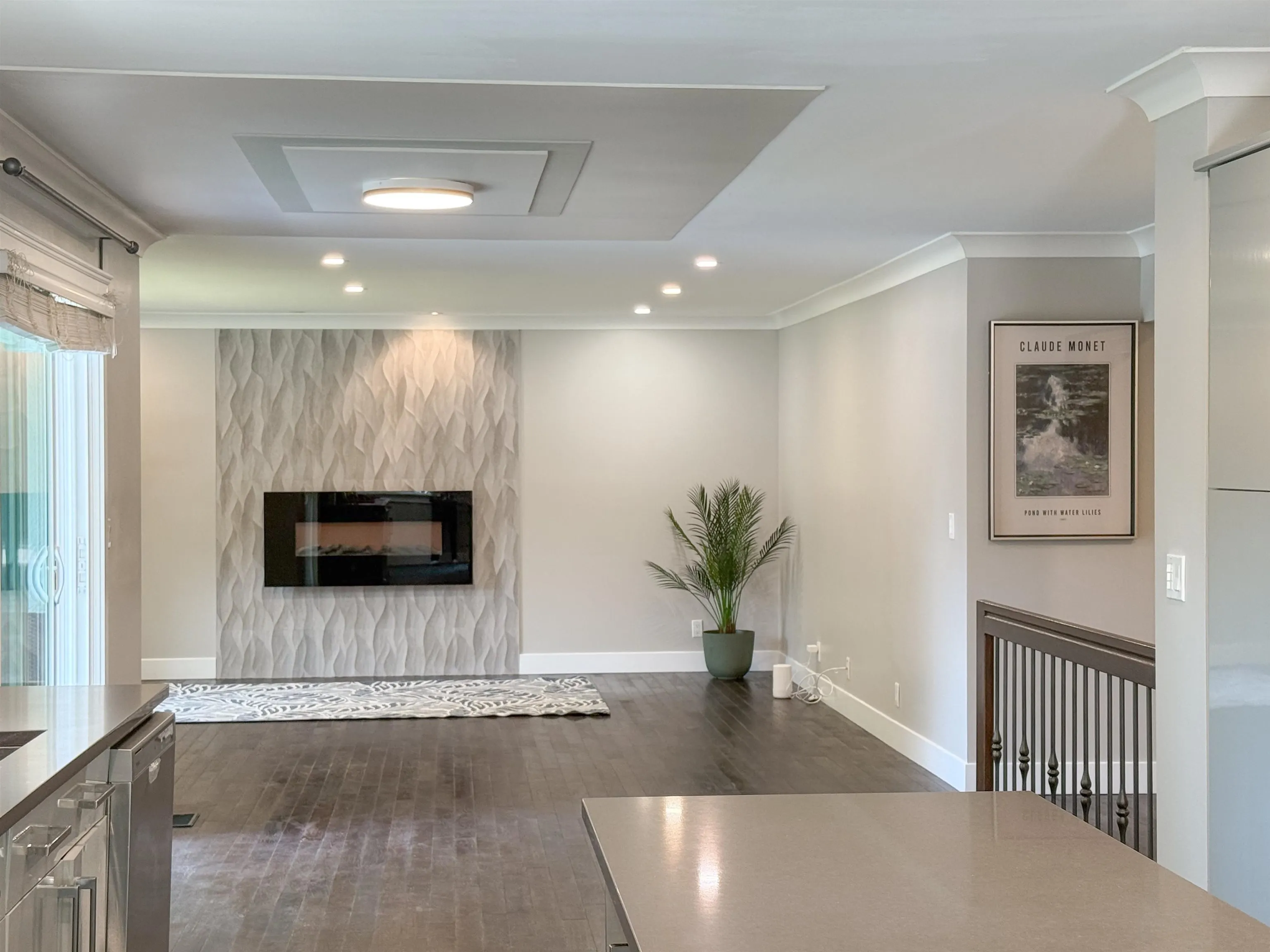 14092 Crescent Road