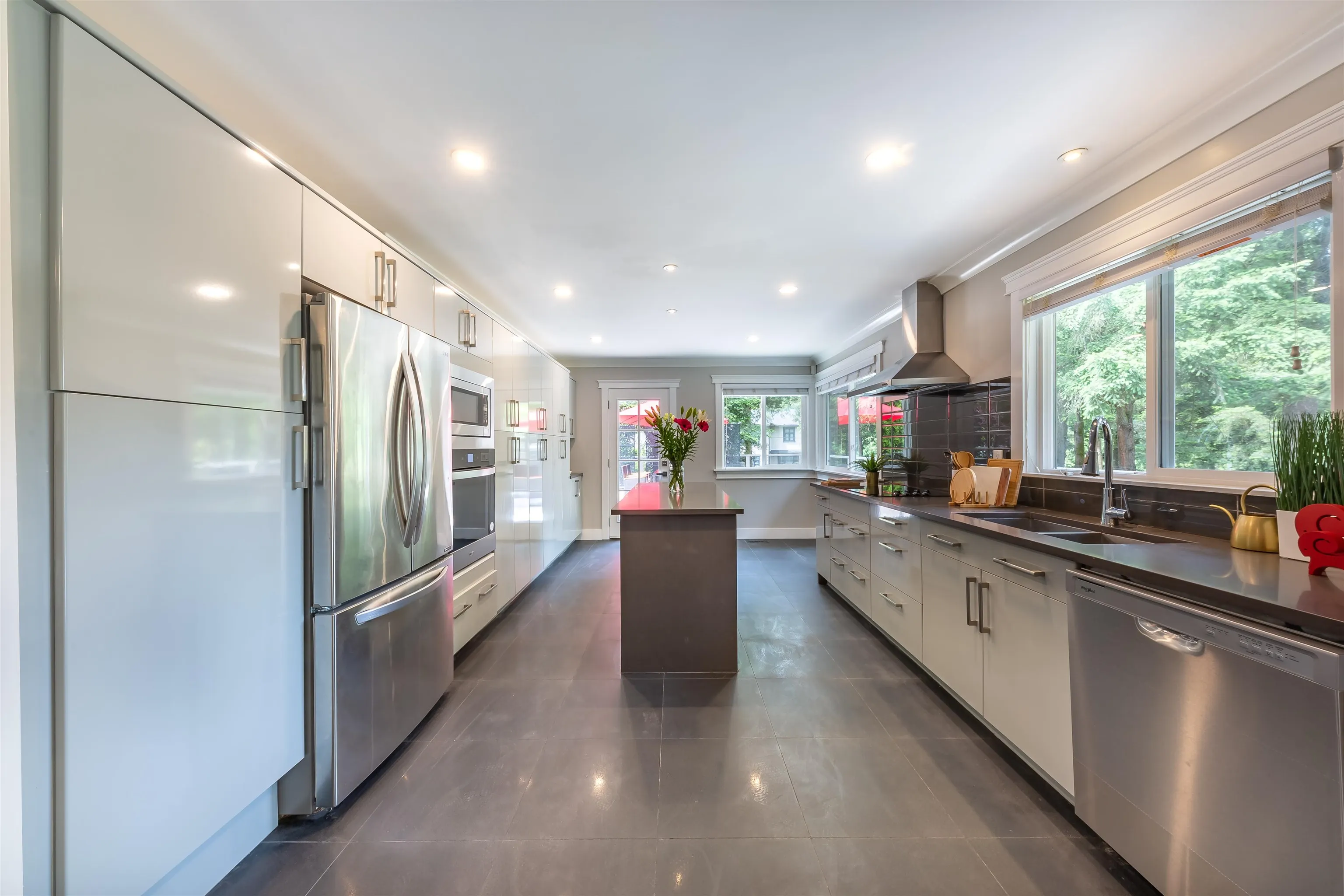 14092 Crescent Road