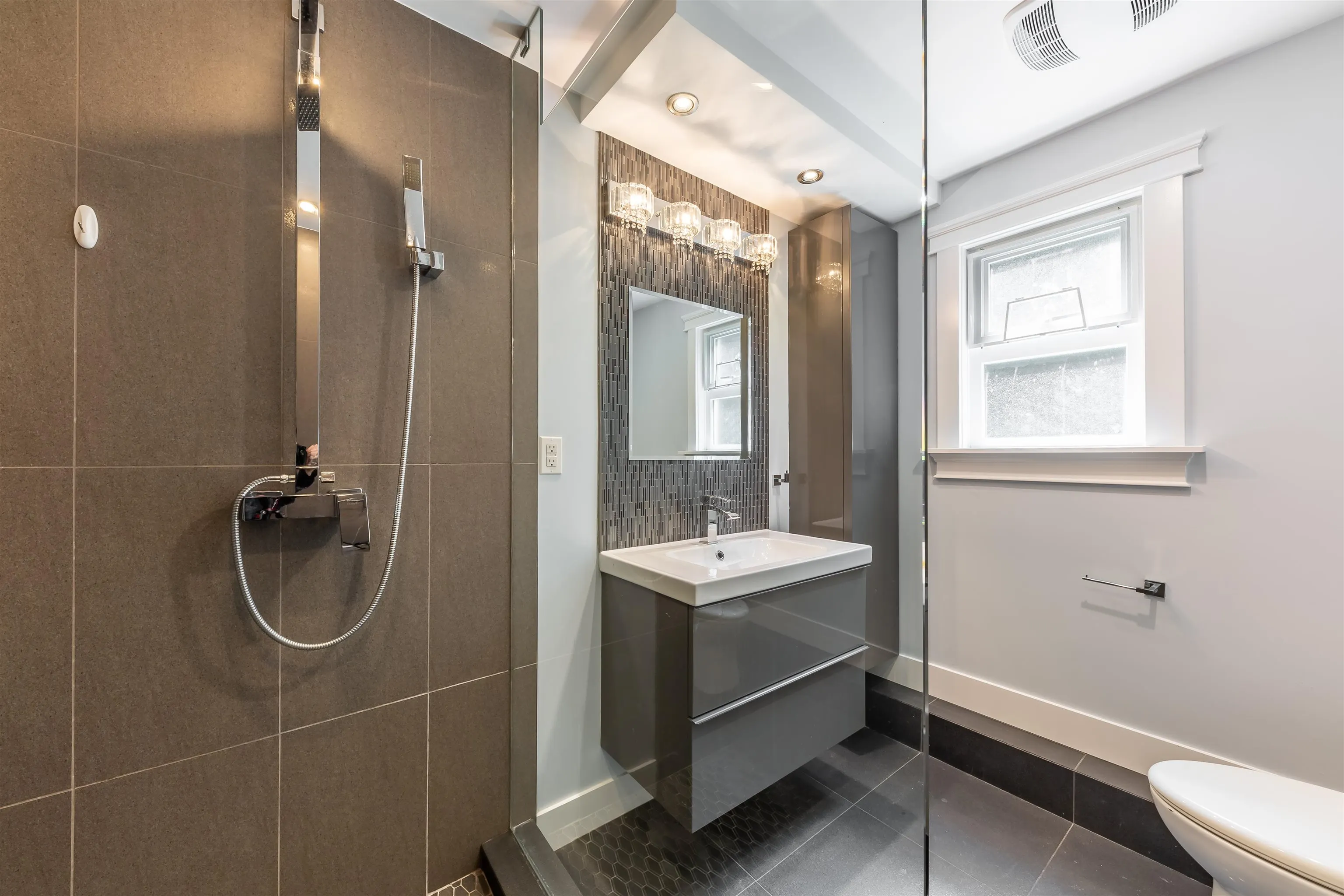 14092 Crescent Road