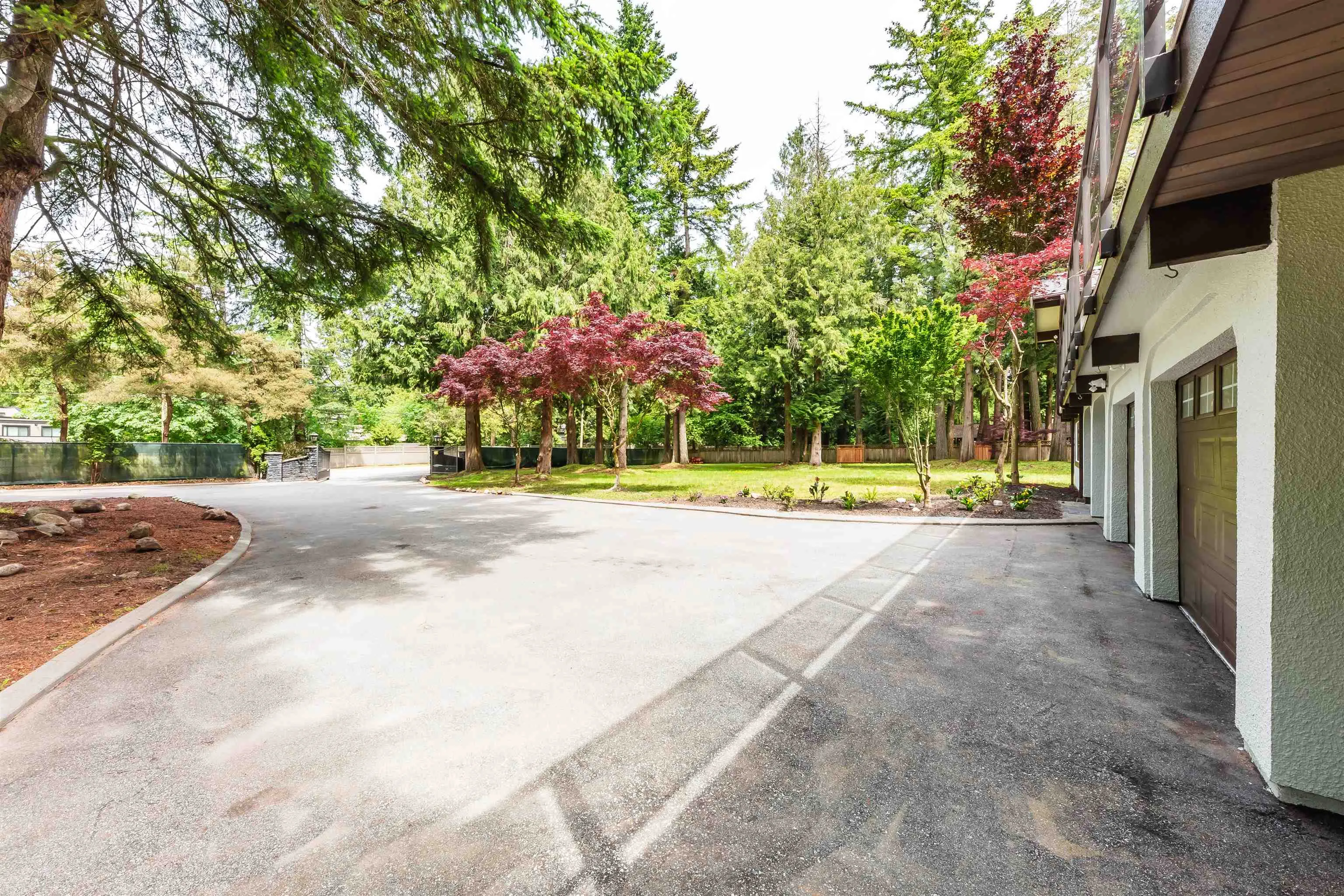14092 Crescent Road