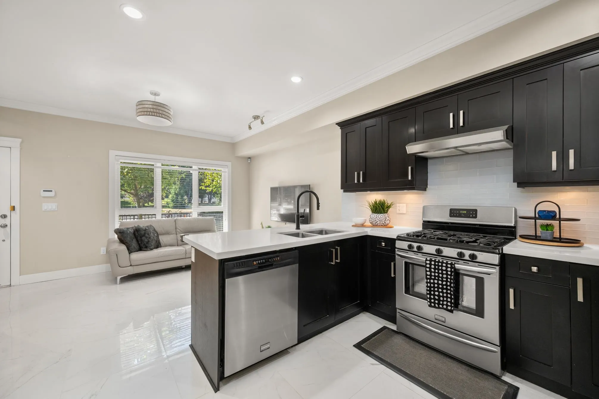9 9131 Williams Road