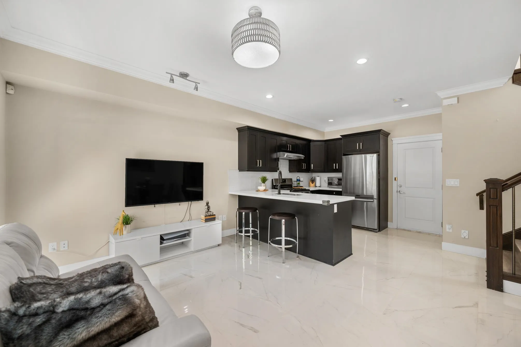 9 9131 Williams Road