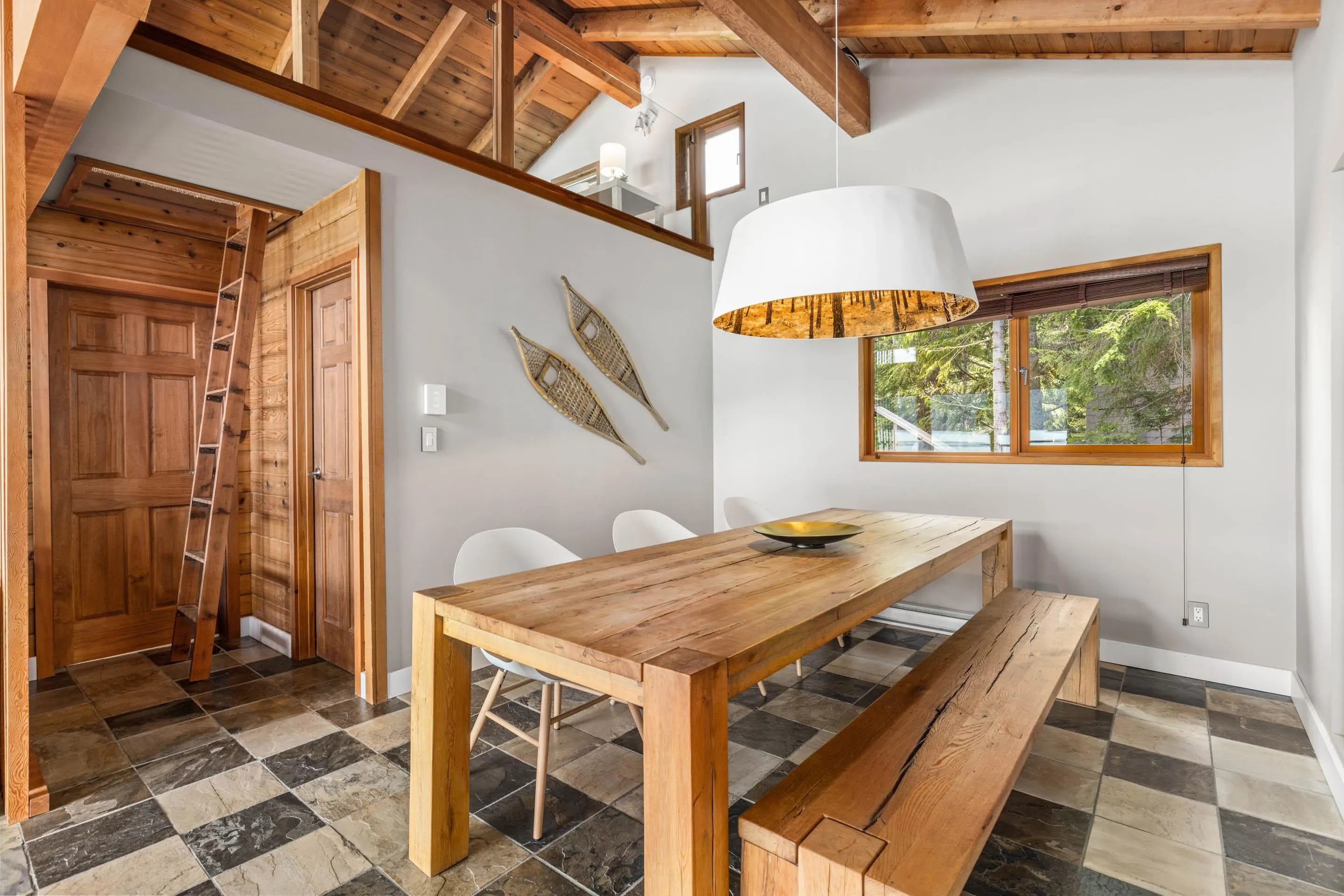 9249 Lakeshore Drive