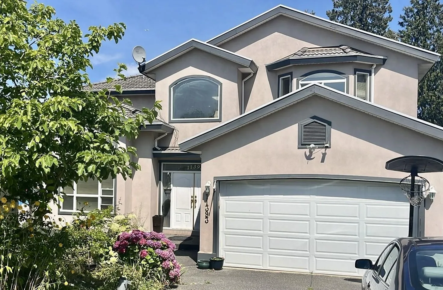 11393 Royal Crescent
