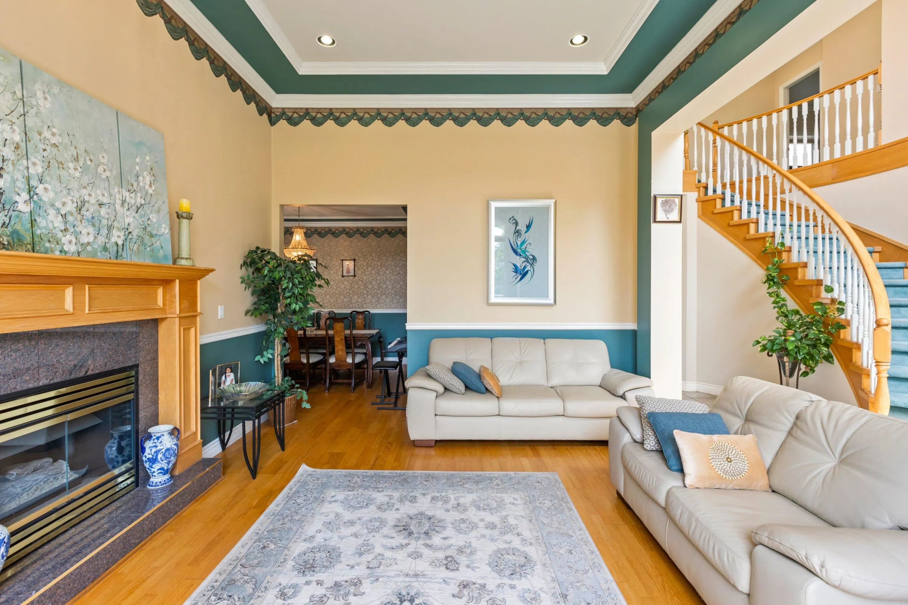 11393 Royal Crescent