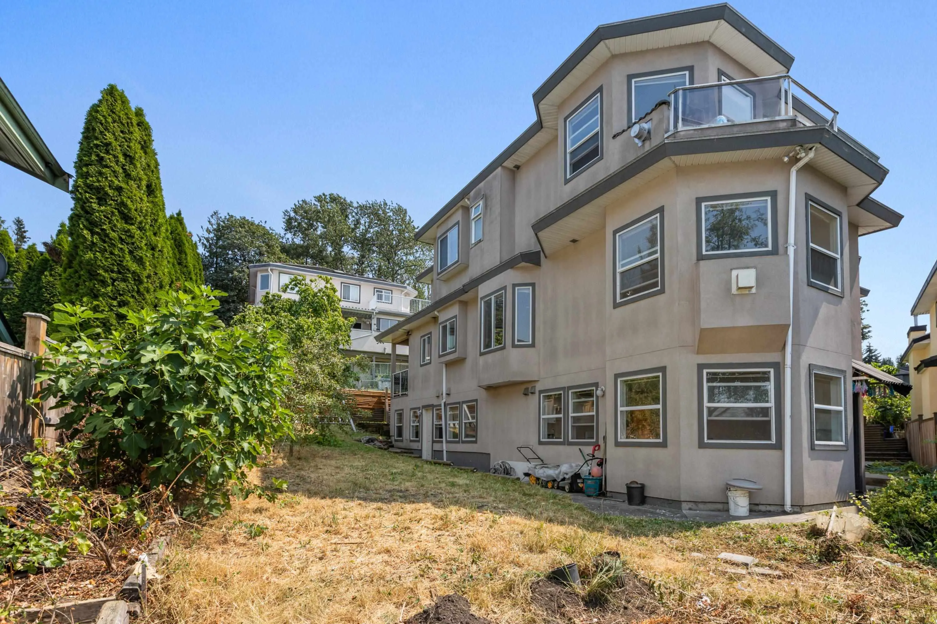 11393 Royal Crescent