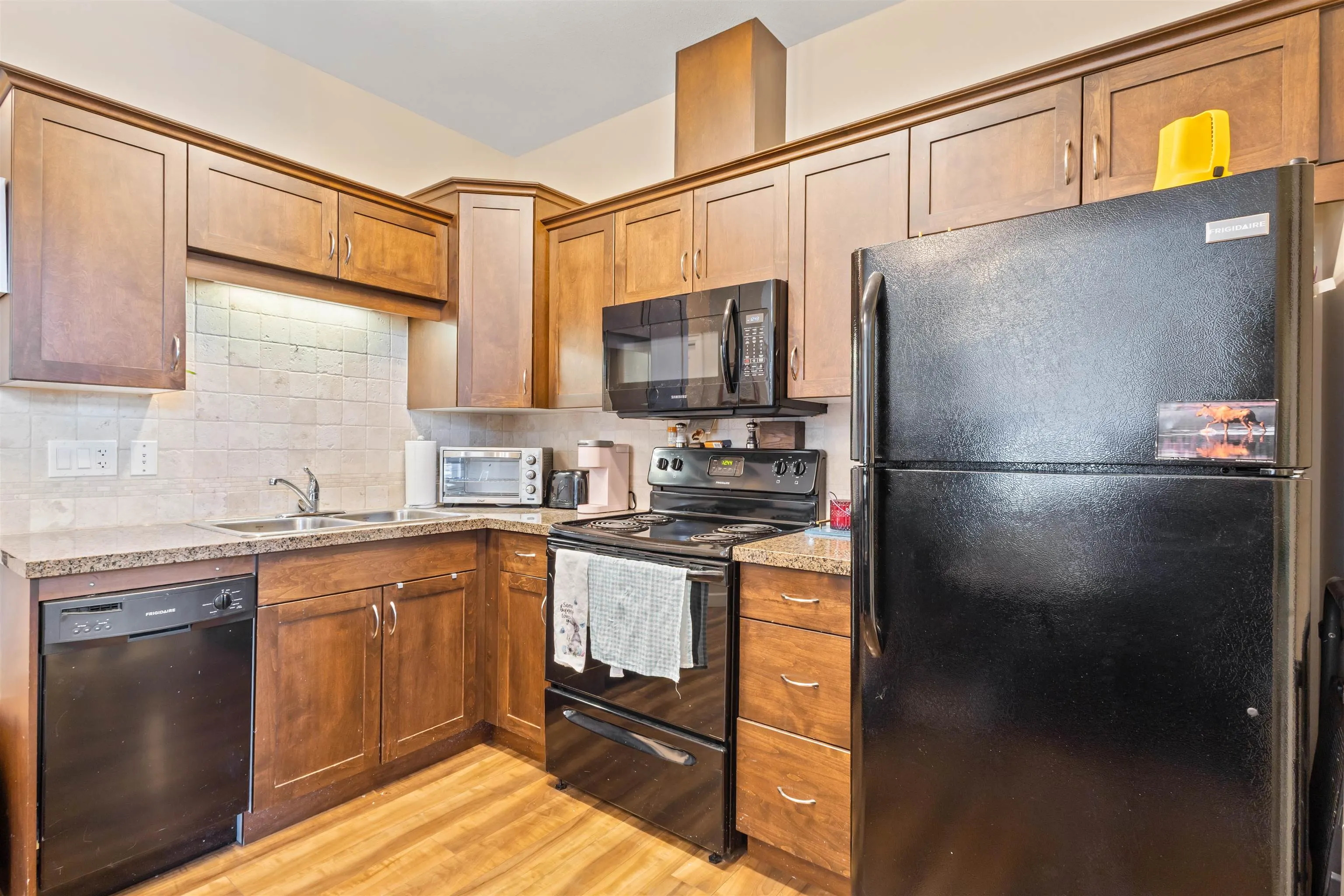 417 8531 Young Road