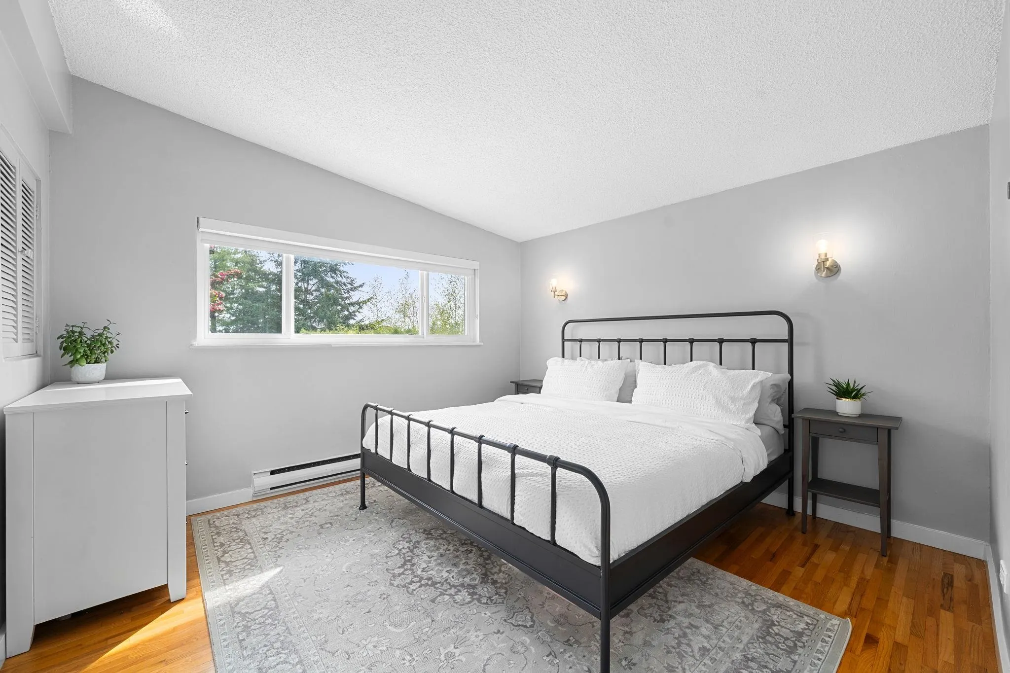530 W 14th Street
