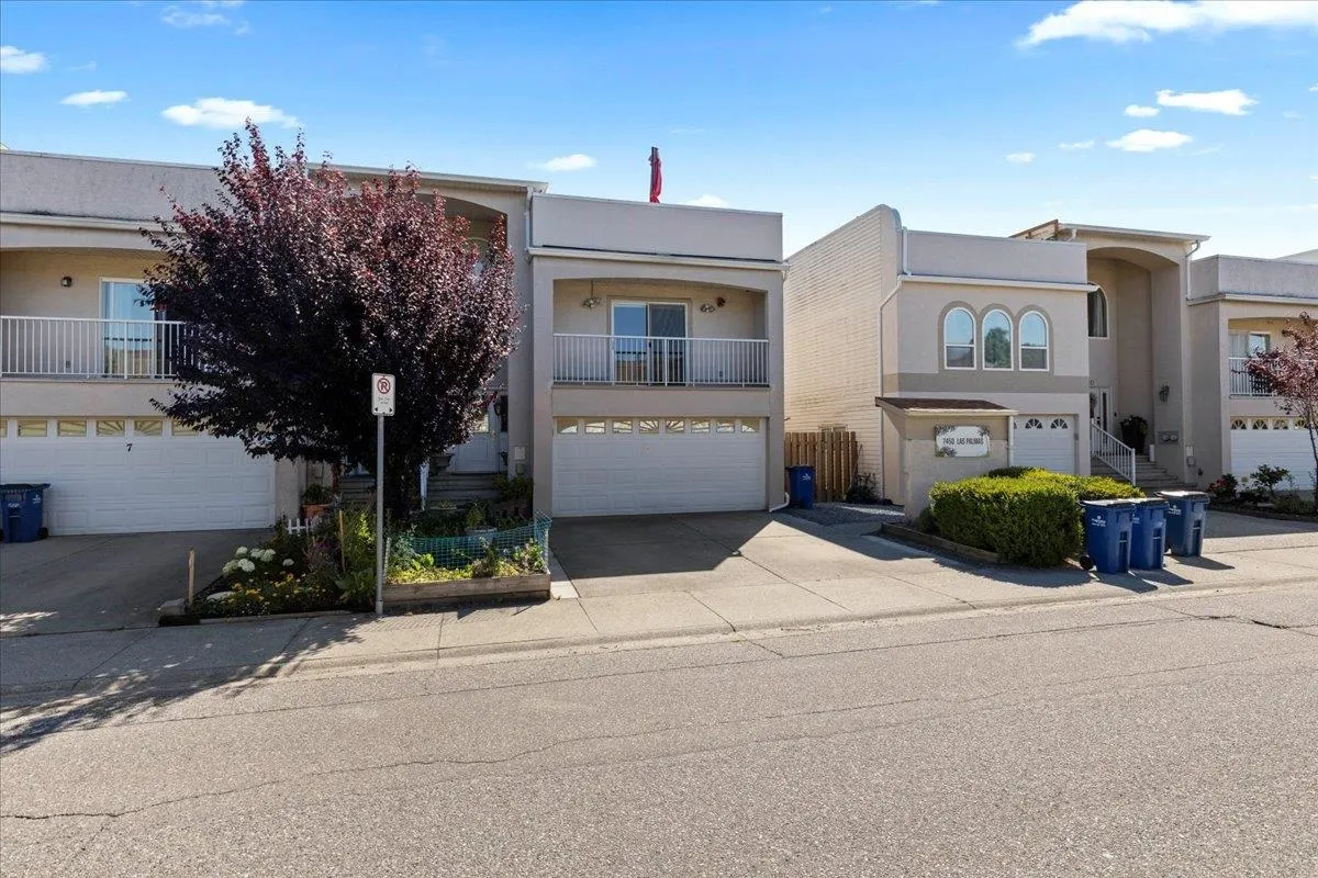 8 7450 Huron Street
