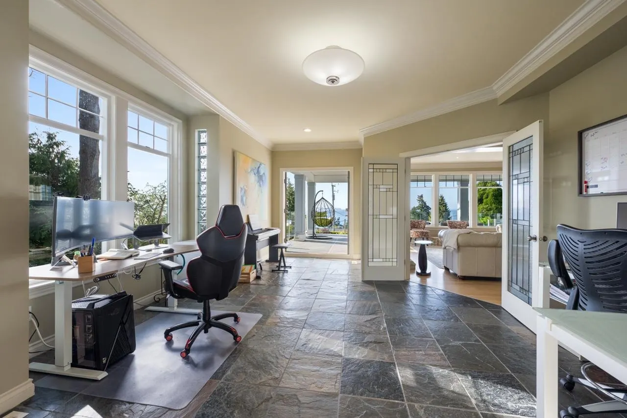 14213 Marine Drive