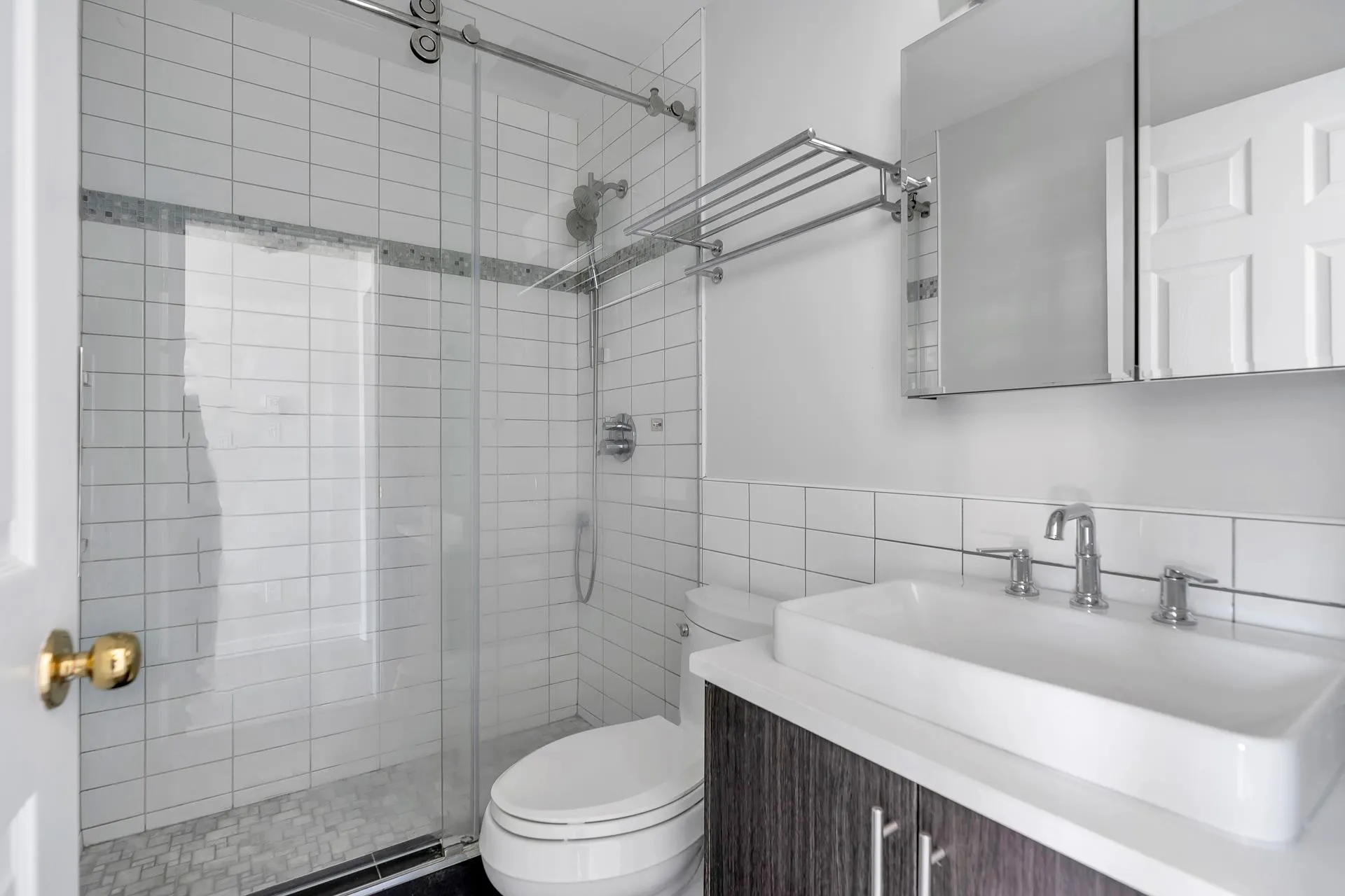 404 245 St. Davids Avenue