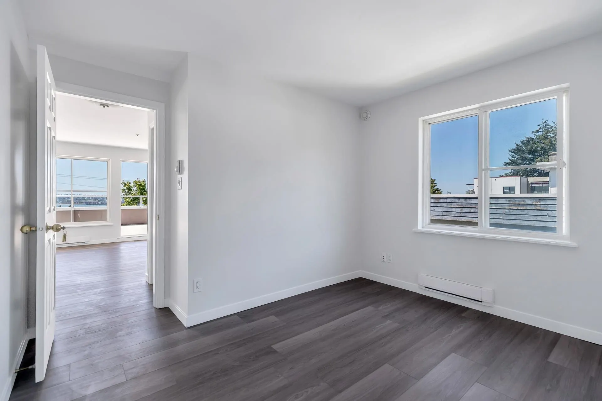404 245 St. Davids Avenue