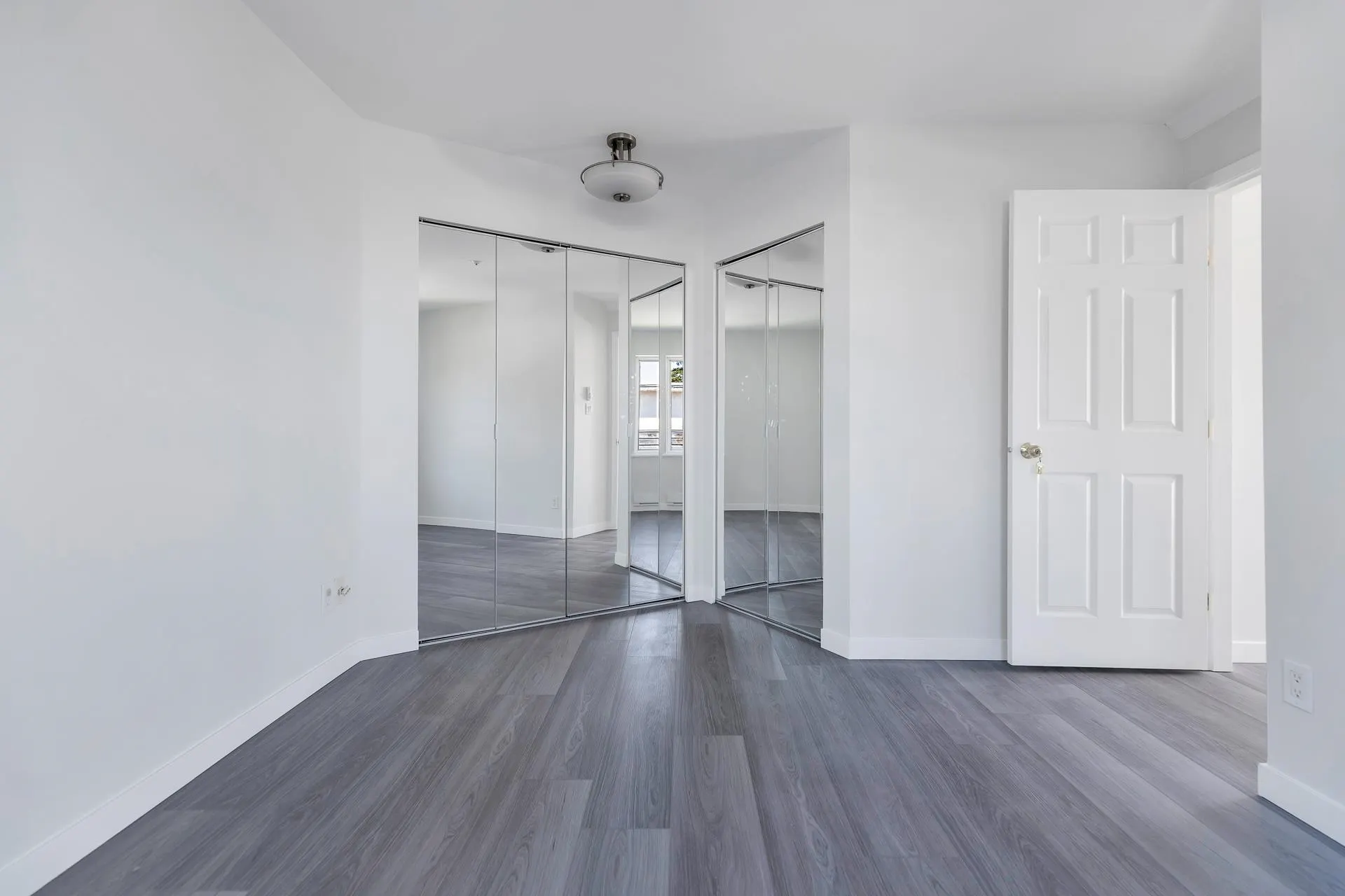 404 245 St. Davids Avenue