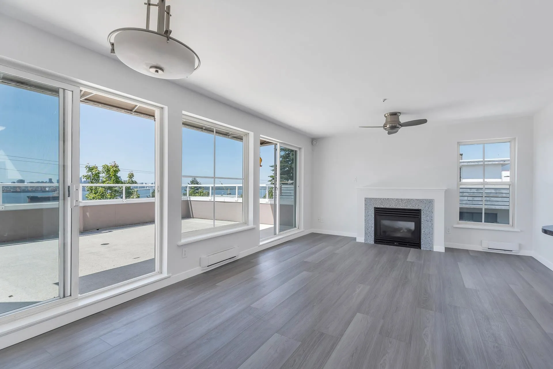 404 245 St. Davids Avenue
