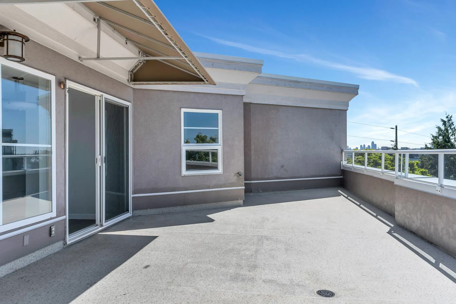404 245 St. Davids Avenue
