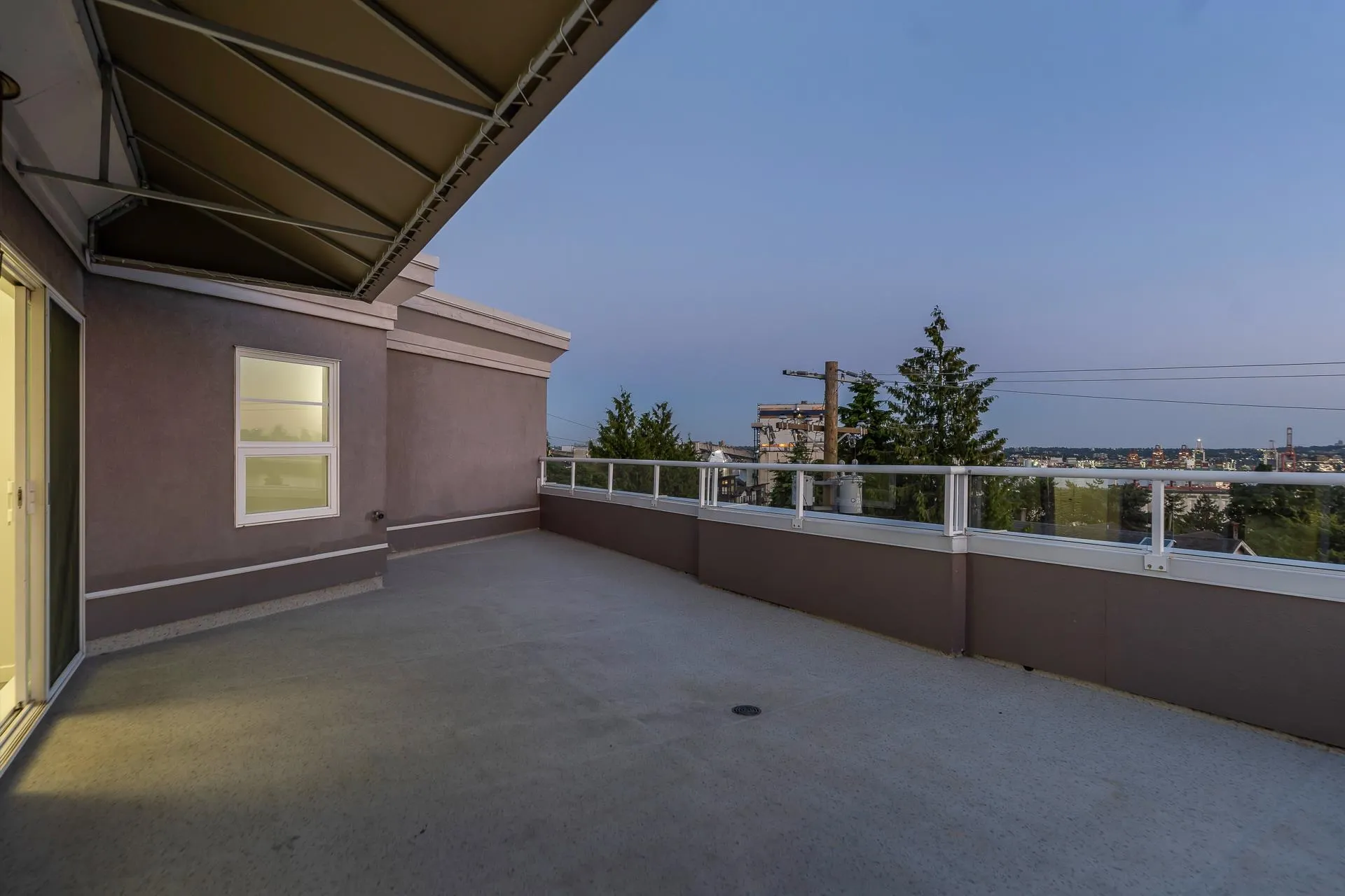 404 245 St. Davids Avenue